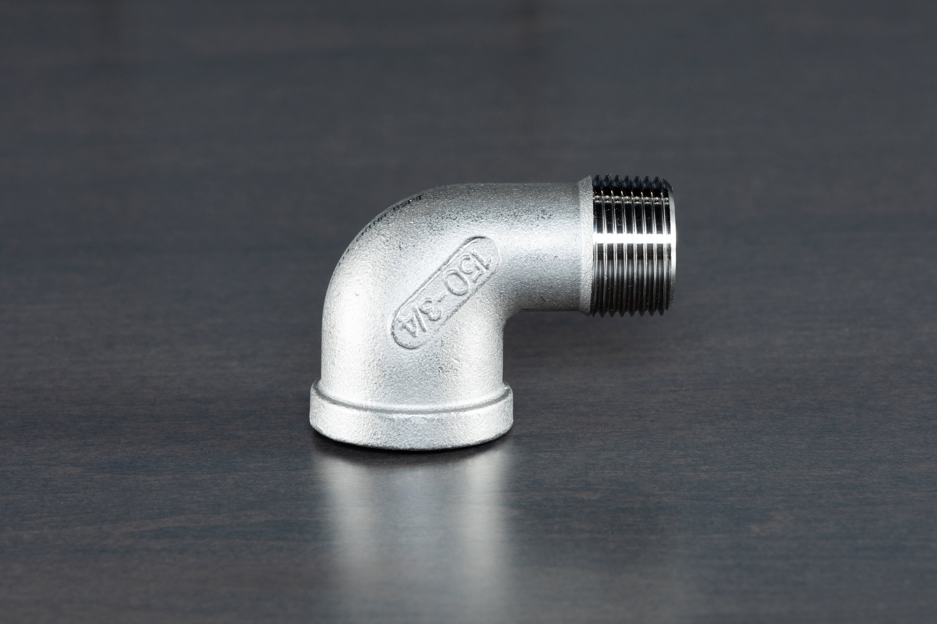 Stainless Steel BSPT 90 Degree Elbow Fitting - High Pressure Pipe Connector for Plumbing, Hydraulic Systems & Industrial Applications