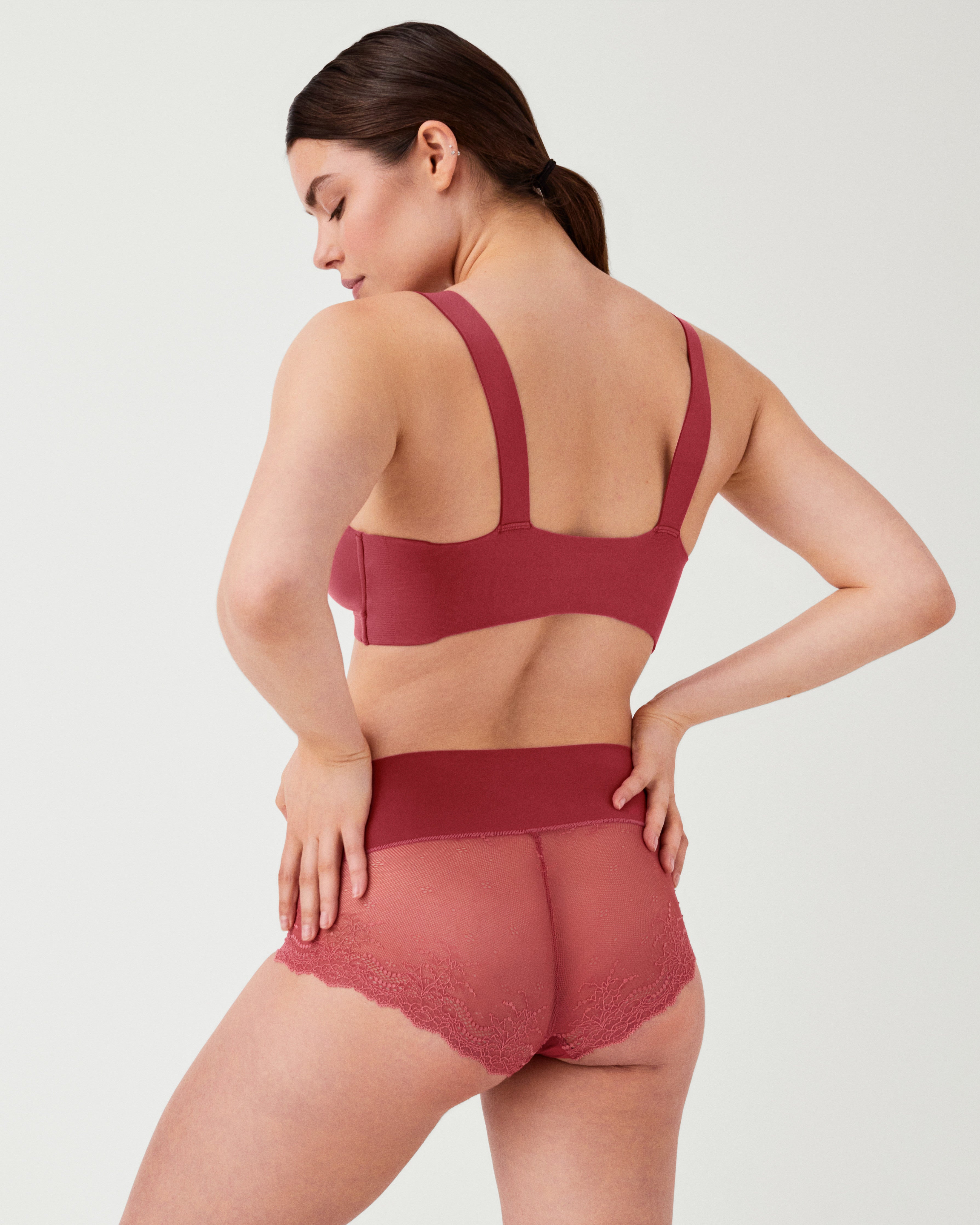 SPANX Smooth Comfort Unlined Bralette - Wireless Seamless Bra for Everyday Wear & Lounge - Perfect for Yoga, Work from Home & Relaxation
