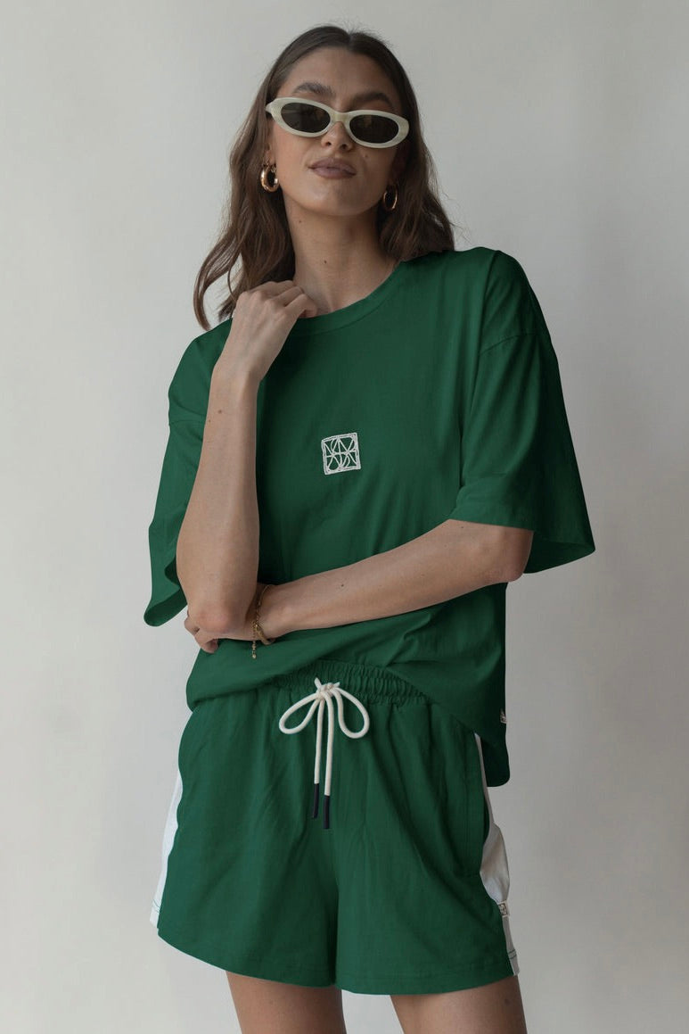 Classic Deep Green Cotton T-Shirt for Men & Women - Soft Breathable Casual Tee for Everyday Wear, Outdoors & Travel