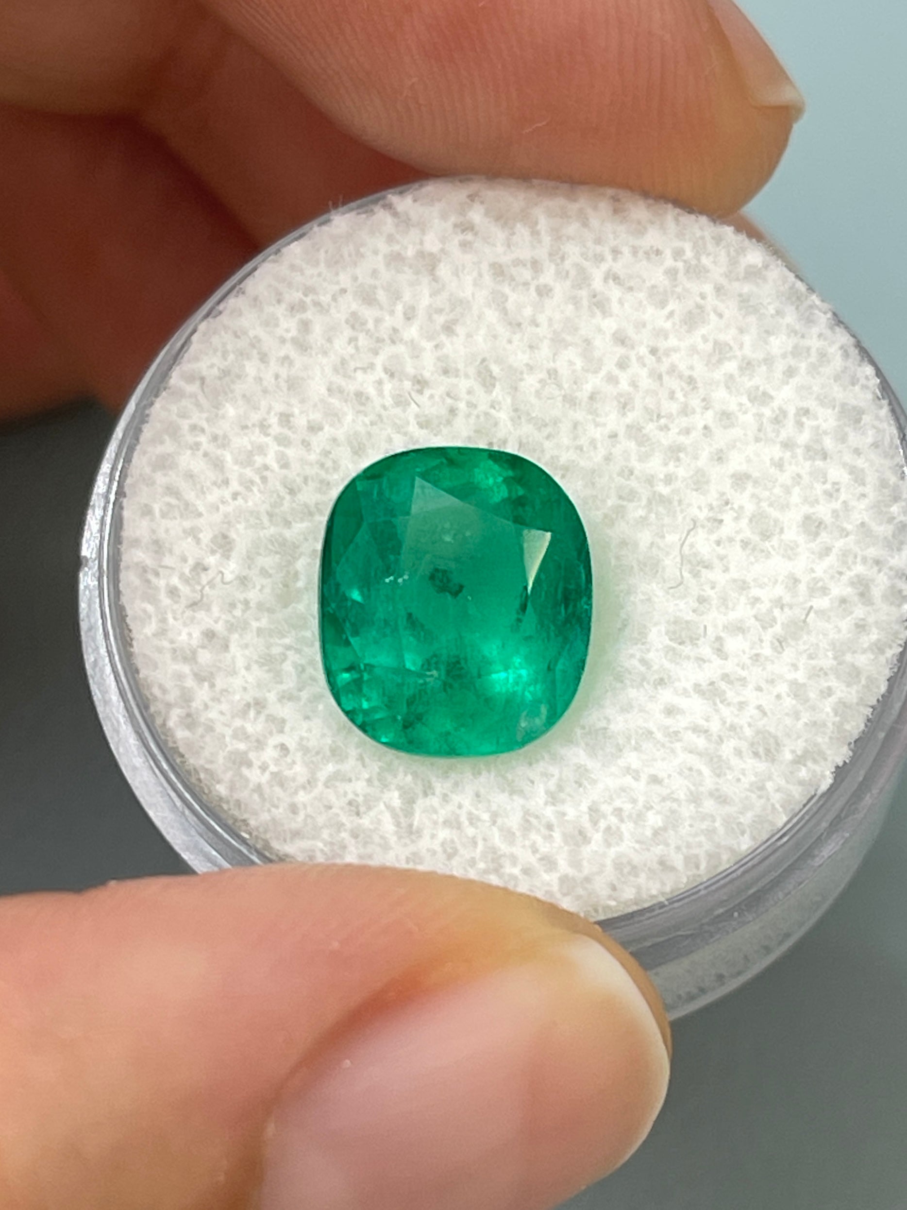 4.37 Carat Natural Colombian Emerald - 10.5x9mm Cushion Cut Loose Gemstone, Deep Green with Unique Freckles | Perfect for Engagement Rings, Fine Jewelry & Collector's Pieces