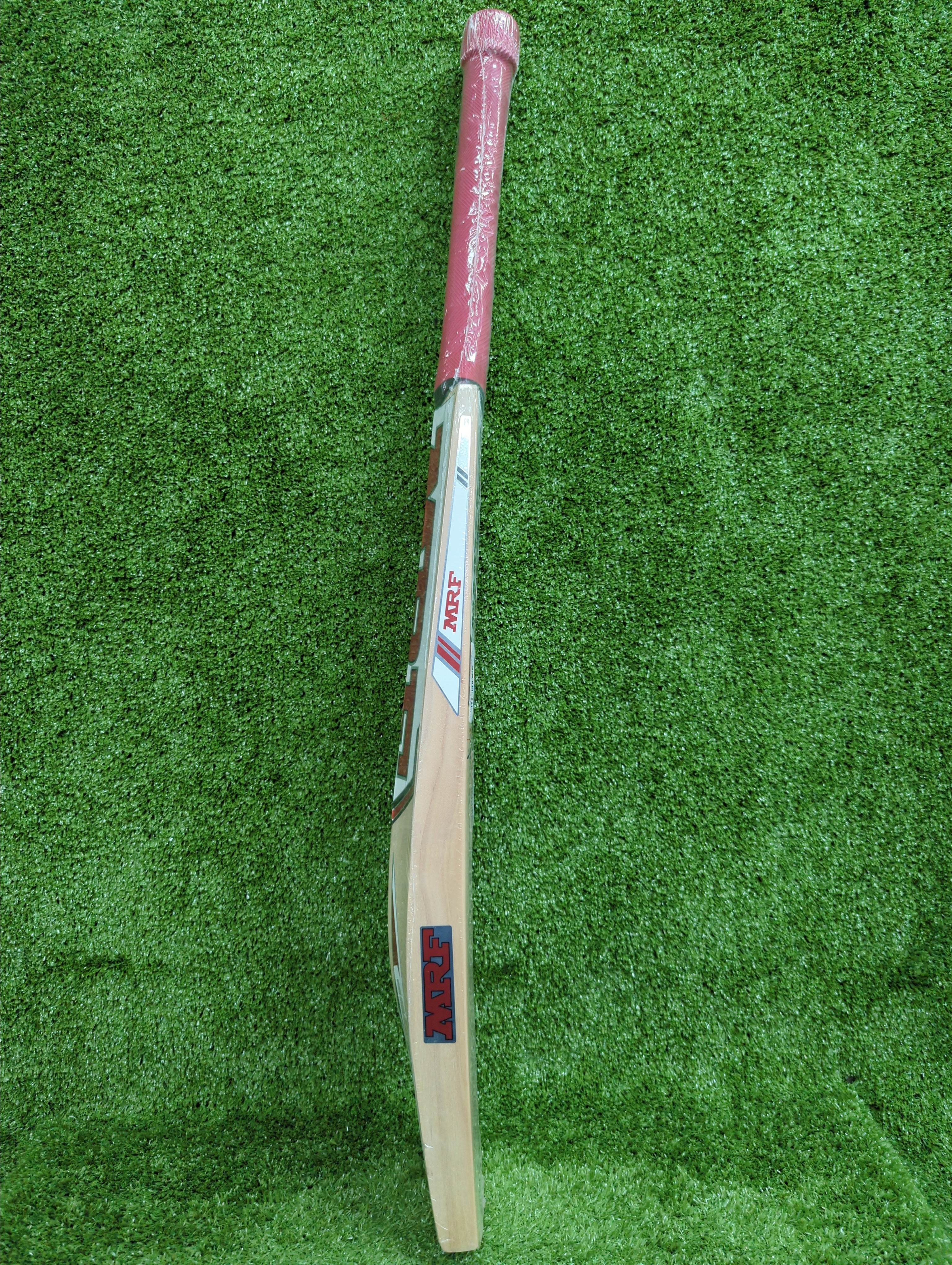 MRF Master Kashmir Willow Cricket Bat - Lightweight & Durable for Professional & Casual Play - Perfect for Matches, Practice & Backyard Games