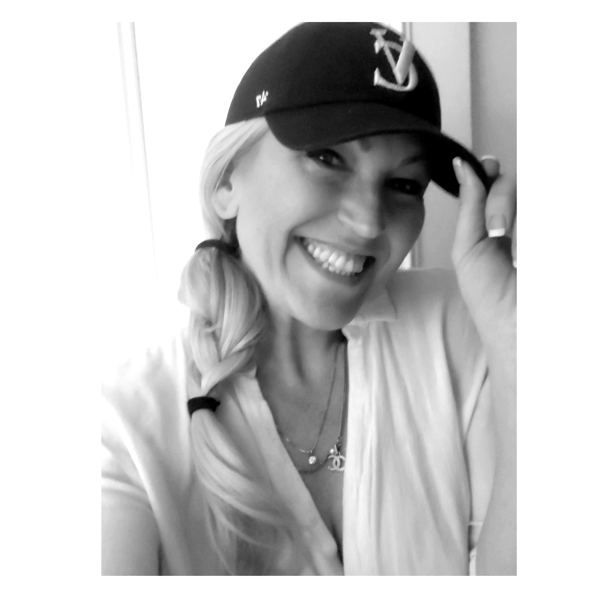 THE ICONIC VC Baseball Cap - Stylish Adjustable Dad Hat for Men & Women - Perfect for Sports, Outdoor Activities & Fashion