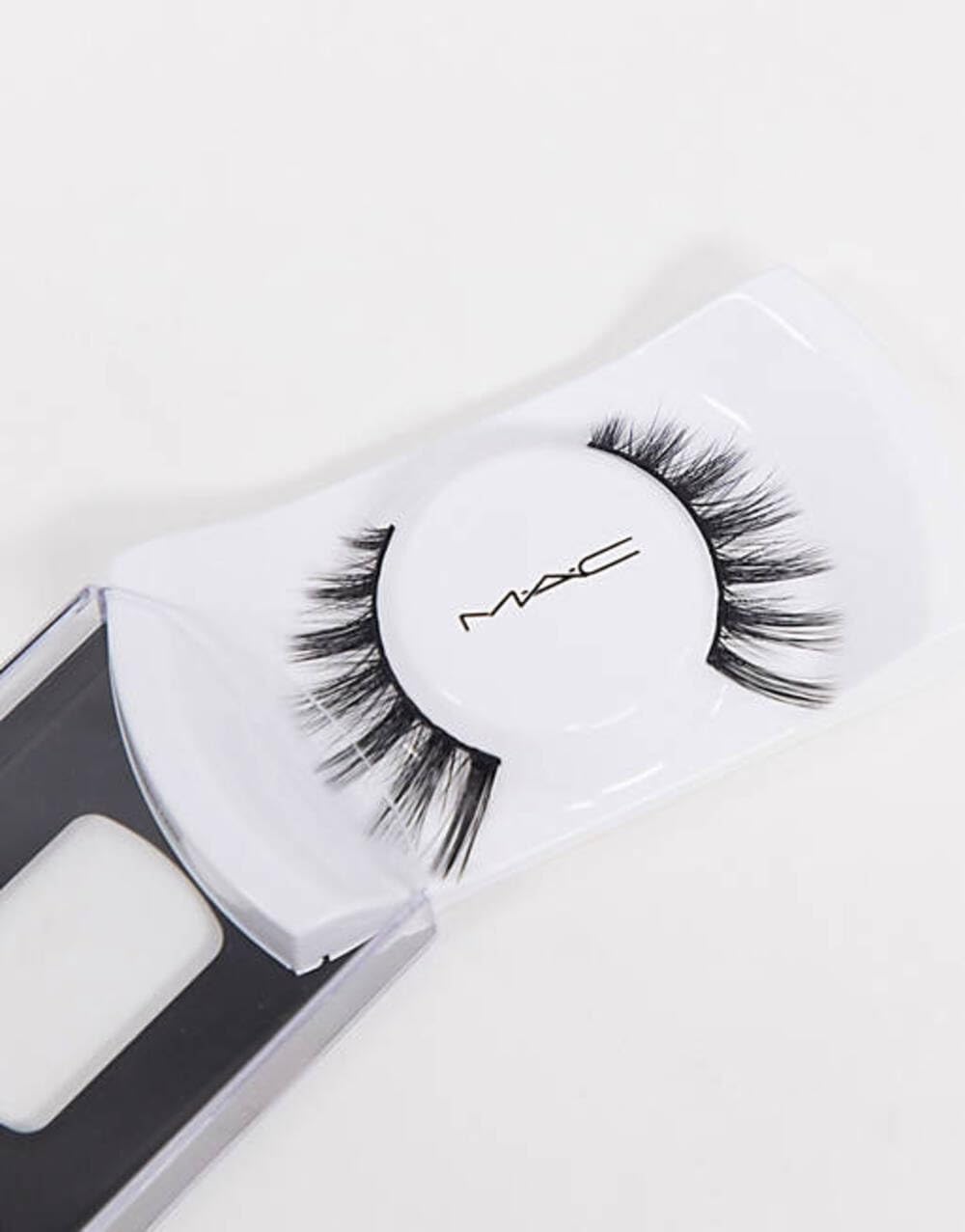 MAC LASH / 82 SEDUCTRESS LASH - Wispy Ultra-Flared Reusable False Eyelashes Pair - Black | Perfect for Date Night, Parties & Special Occasions