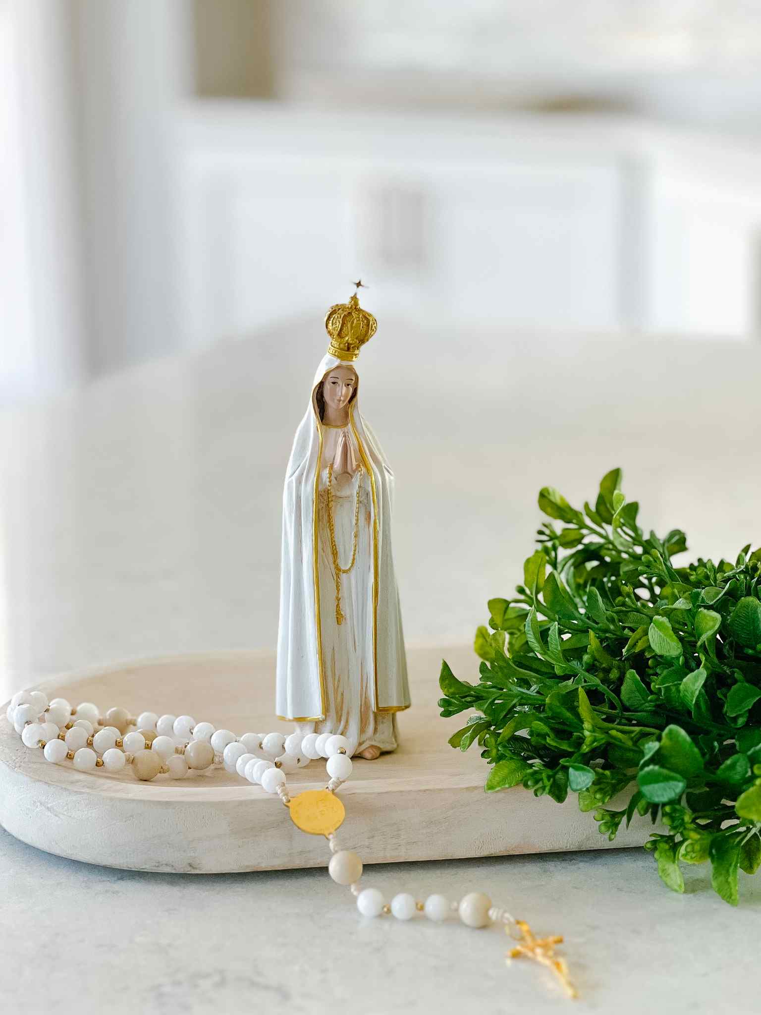 Our Lady of Fatima Statue - Handcrafted Religious Figurine for Home Altar, Prayer & Devotion - Perfect for Catholic Gifts, Church Decor & Spiritual Meditation