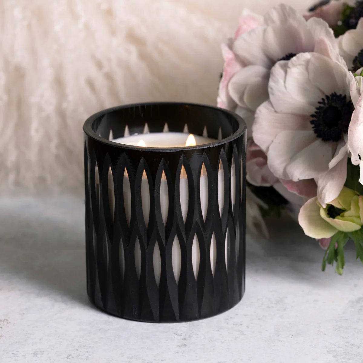 Glimpse Noir Luxury Scented Candle 440g by Apsley and Company - Premium Soy Wax Candle for Home Decor, Romantic Dinner & Relaxation