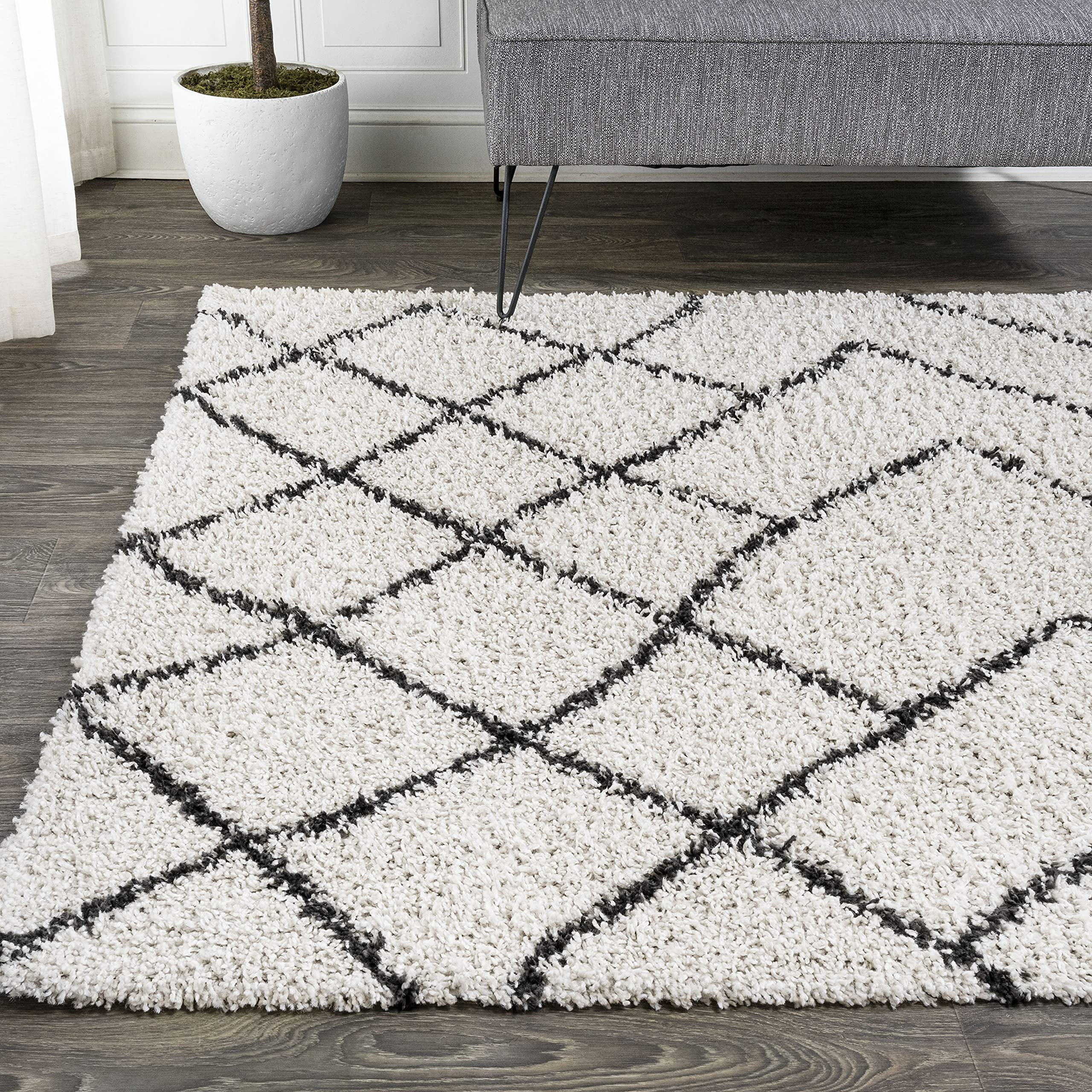 JONATHAN Y SHG101A-8 Inca Moroccan Diamond Shag Rug 8x10 - Bohemian Contemporary Geometric Non-Shedding Area Rug for High Traffic Areas - Easy Cleaning Beige/Dark Gray - Perfect for Bedroom, Living Room & Kitchen Decor
