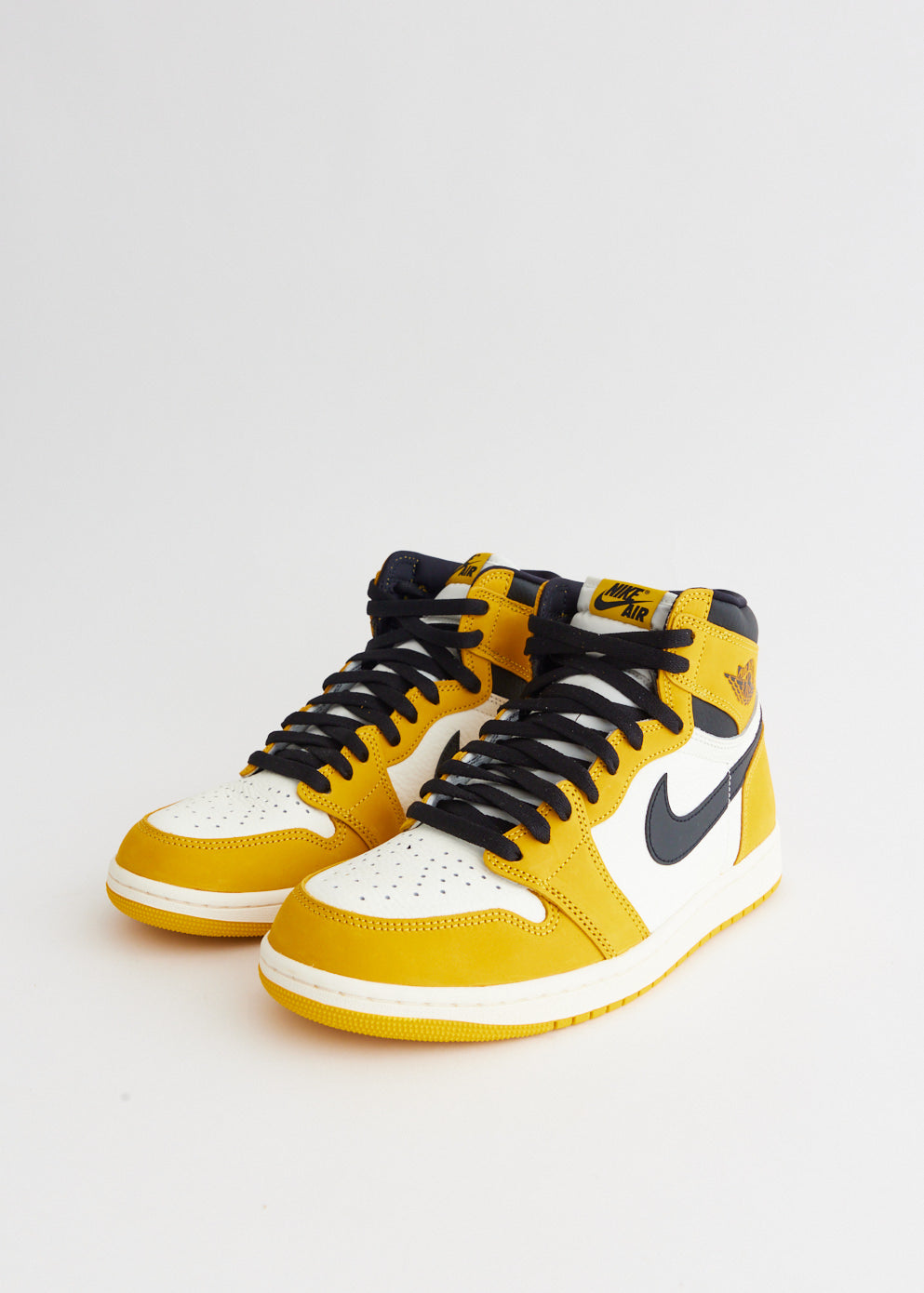 Air Jordan 1 Retro High OG 'Yellow Ochre' Basketball Shoes - Men's Classic High-Top Sneakers for Streetwear & Casual Style | Perfect for Basketball, Fashion & Everyday Wear