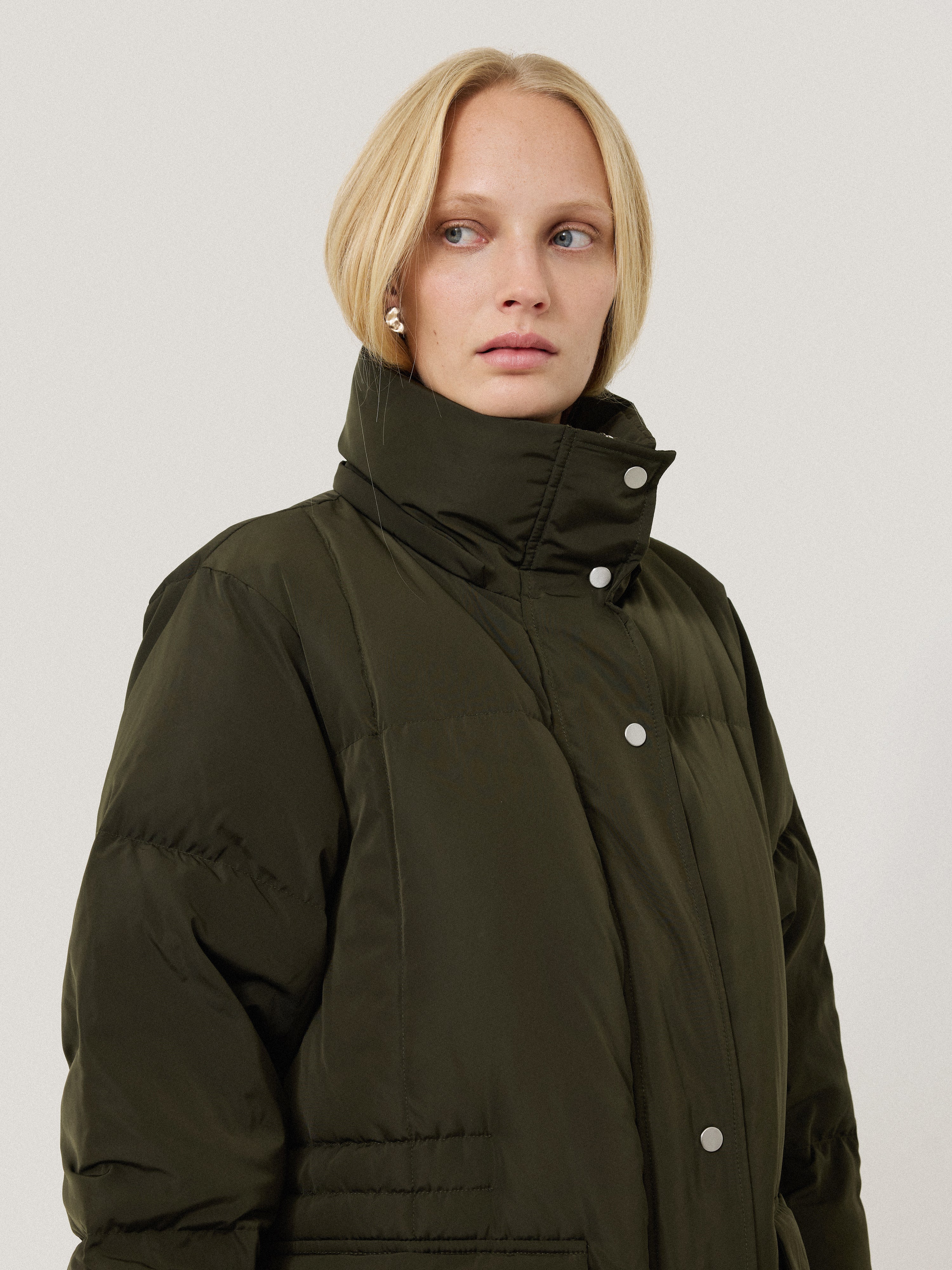 Relaxed Longline Puffer Coat for Women - Dark Kale Green Winter Jacket | Warm Oversized Down Parka for Cold Weather, Outdoor Activities & Casual Style