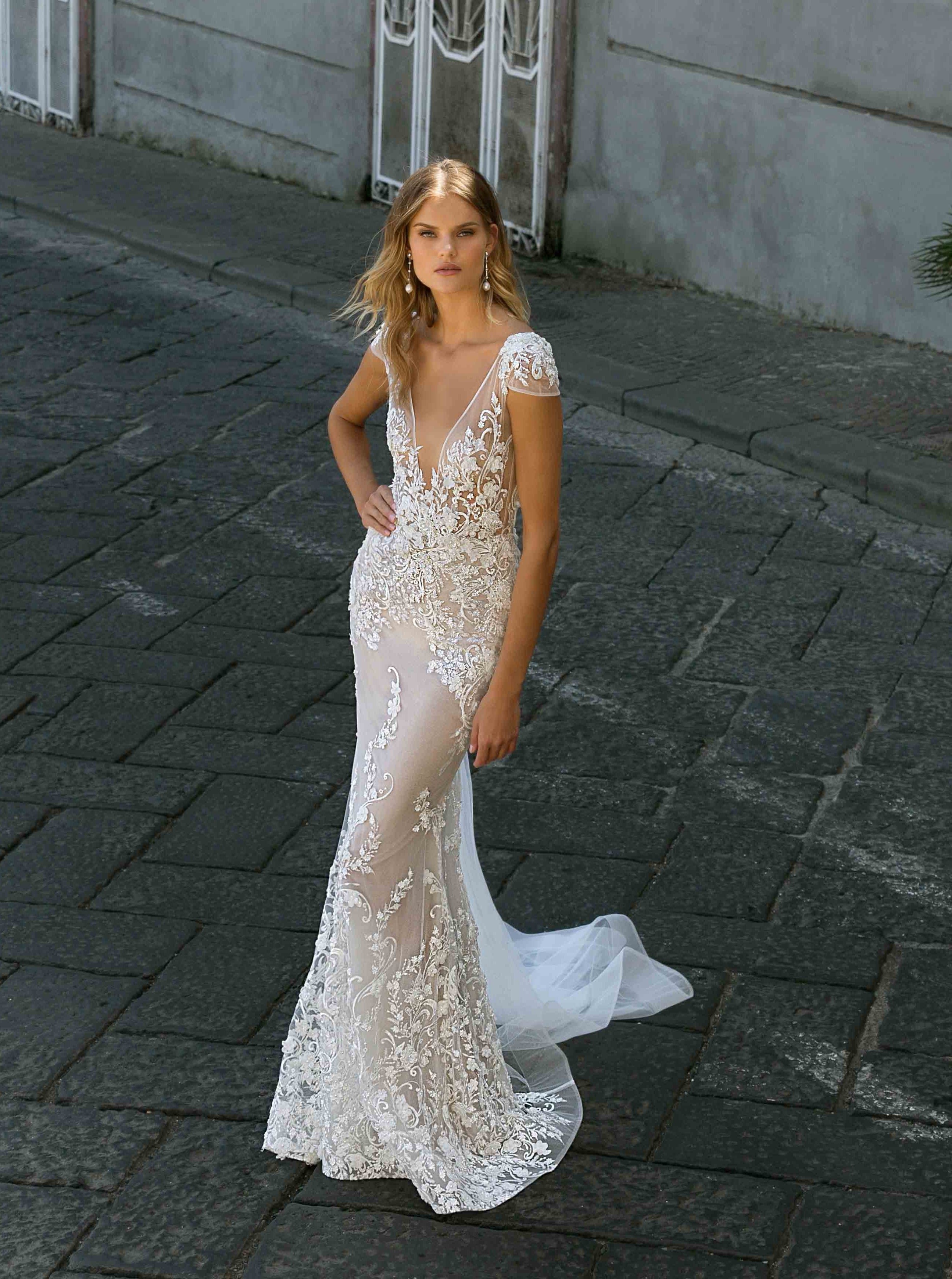 Berta 20 105 Women's Dress Size 12 - Elegant Evening Gown for Prom, Wedding & Special Occasions