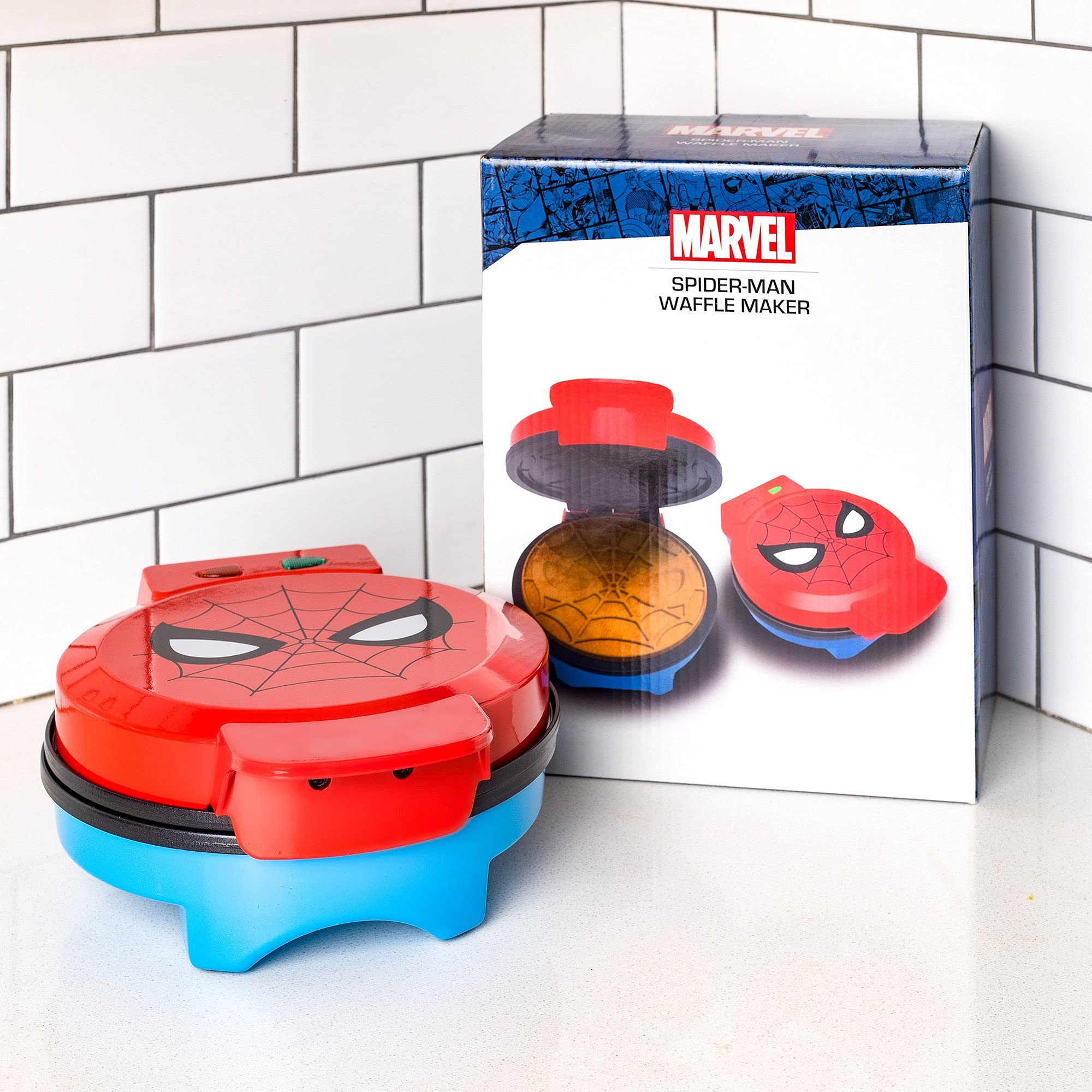 Uncanny Brands Marvel Spiderman Waffle Maker - Create Spidey's Mask Waffles - Non-Stick Waffle Iron for Kids & Adults - Perfect for Breakfast, Parties & Superhero Fans
