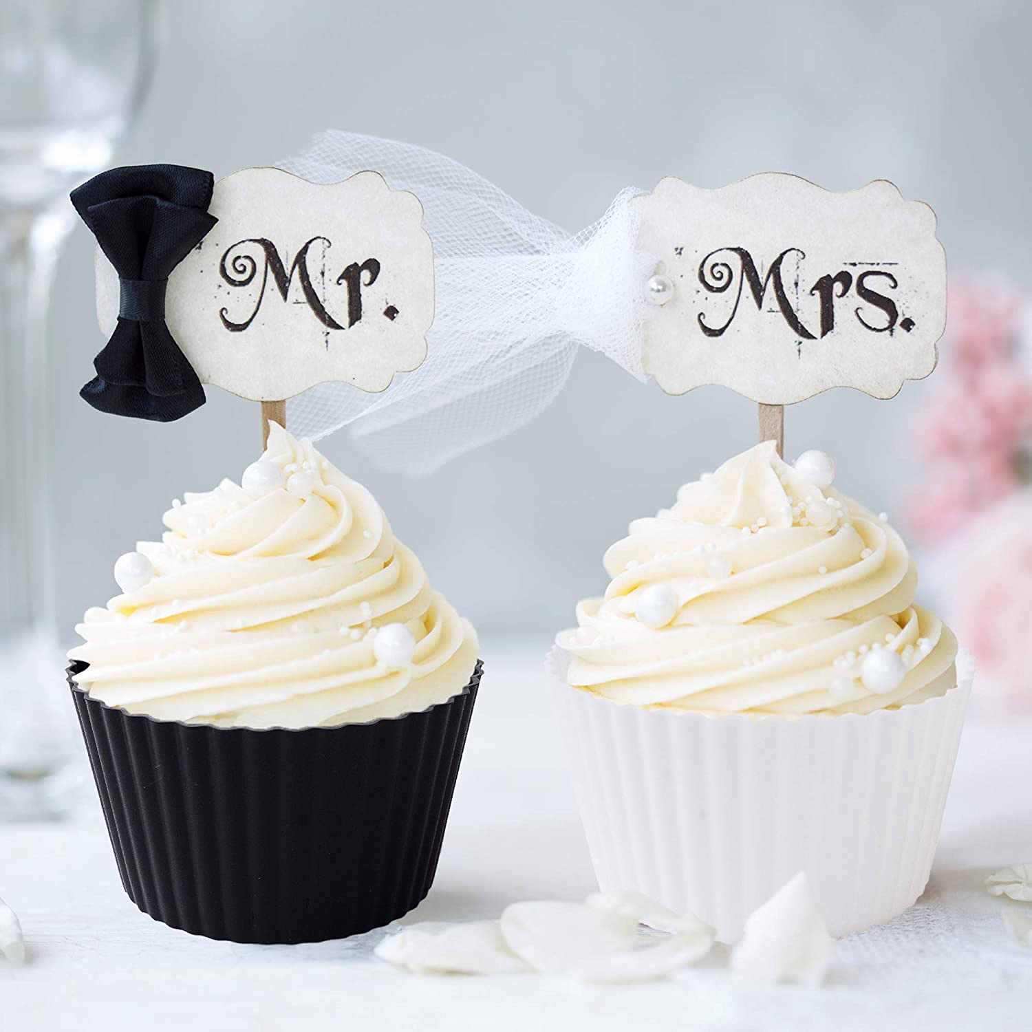 Fox Run Silicone Baking Cups - Set of 12 Black & White Reusable Muffin Liners for Cupcakes, Desserts & Party Treats - Non-Stick, BPA-Free & Dishwasher Safe