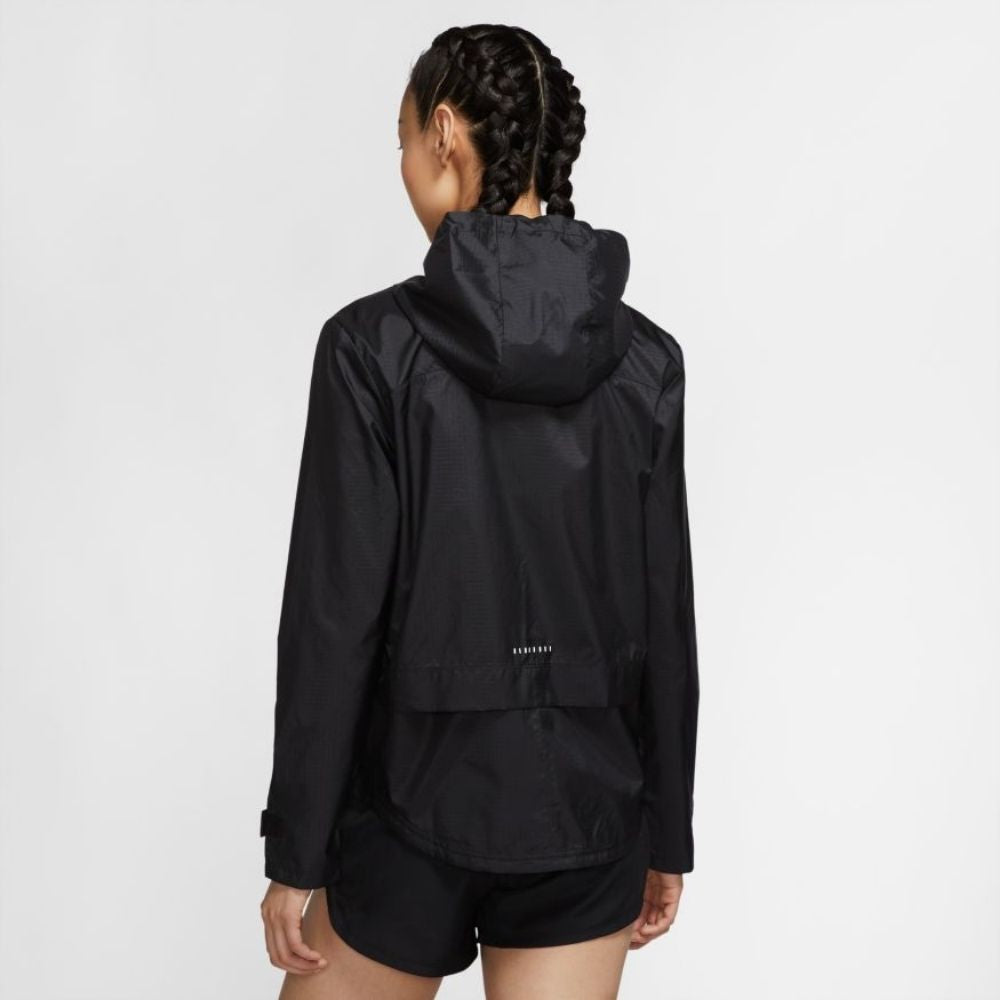 Nike Women's Essential Lightweight Jacket - Water-Resistant Windbreaker for Running, Hiking & Outdoor Activities | Perfect for Spring & Fall Layering