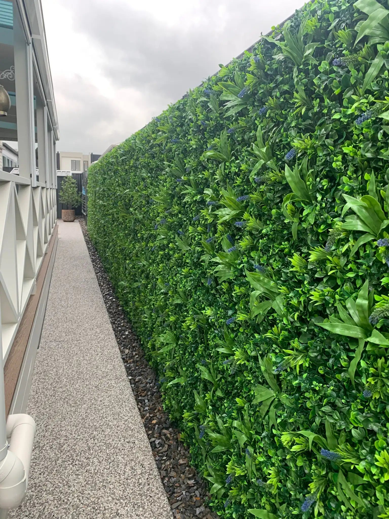 Lavender Artificial Vertical Garden Panel - 1m x 1m UV Resistant Fake Green Wall for Indoor & Outdoor Decor - Perfect for Balcony, Patio, Office, and Home Decoration