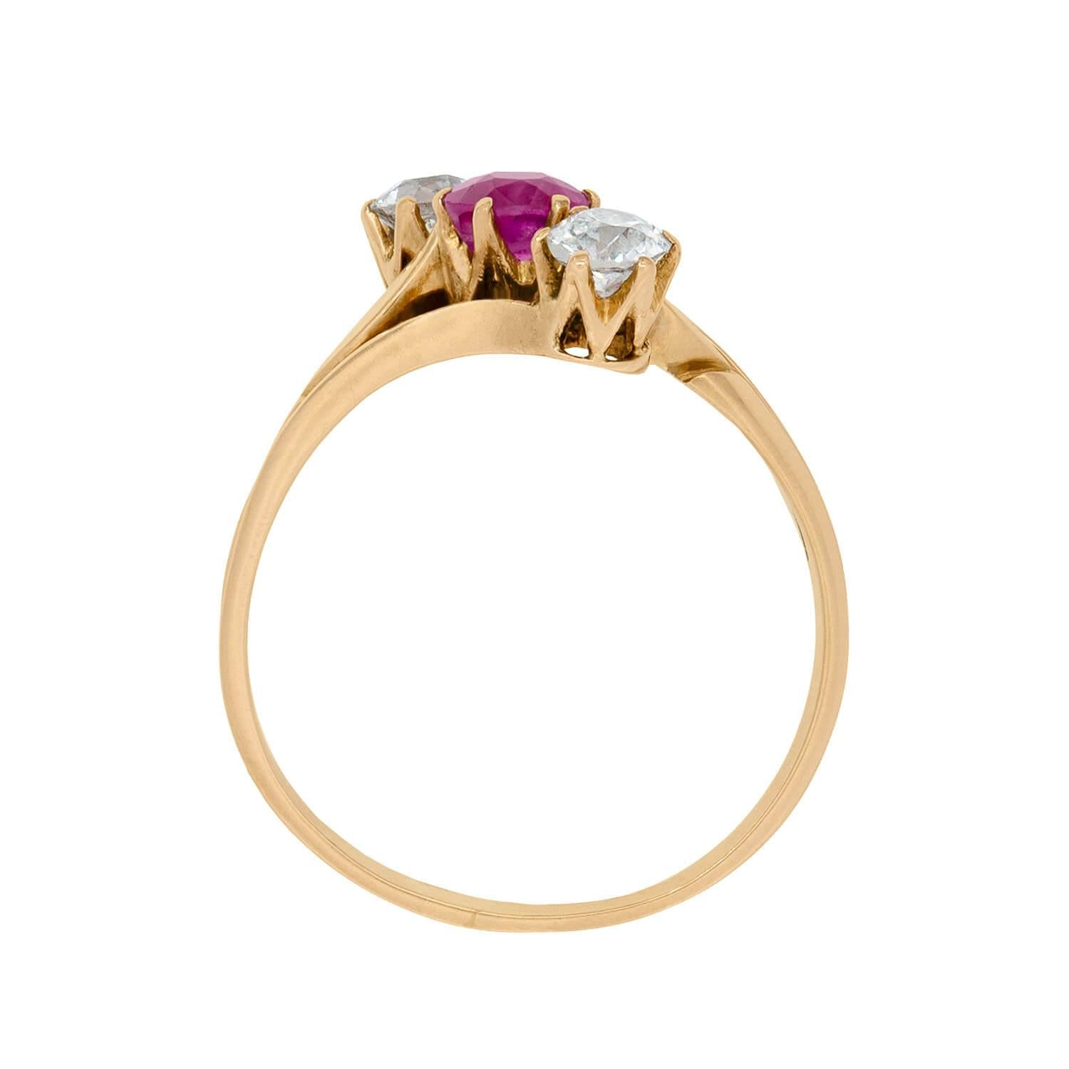 Exquisite Victorian 18K Gold Ruby & Diamond Three-Stone Engagement Ring – Perfect for Weddings, Anniversaries & Romantic Gifts