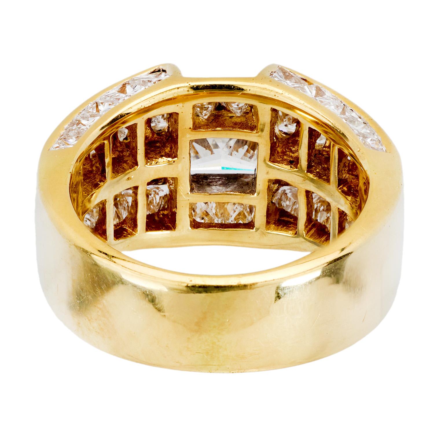 18K Gold Diamond Statement Ring for Women - Elegant Luxury Jewelry for Weddings, Parties & Special Occasions