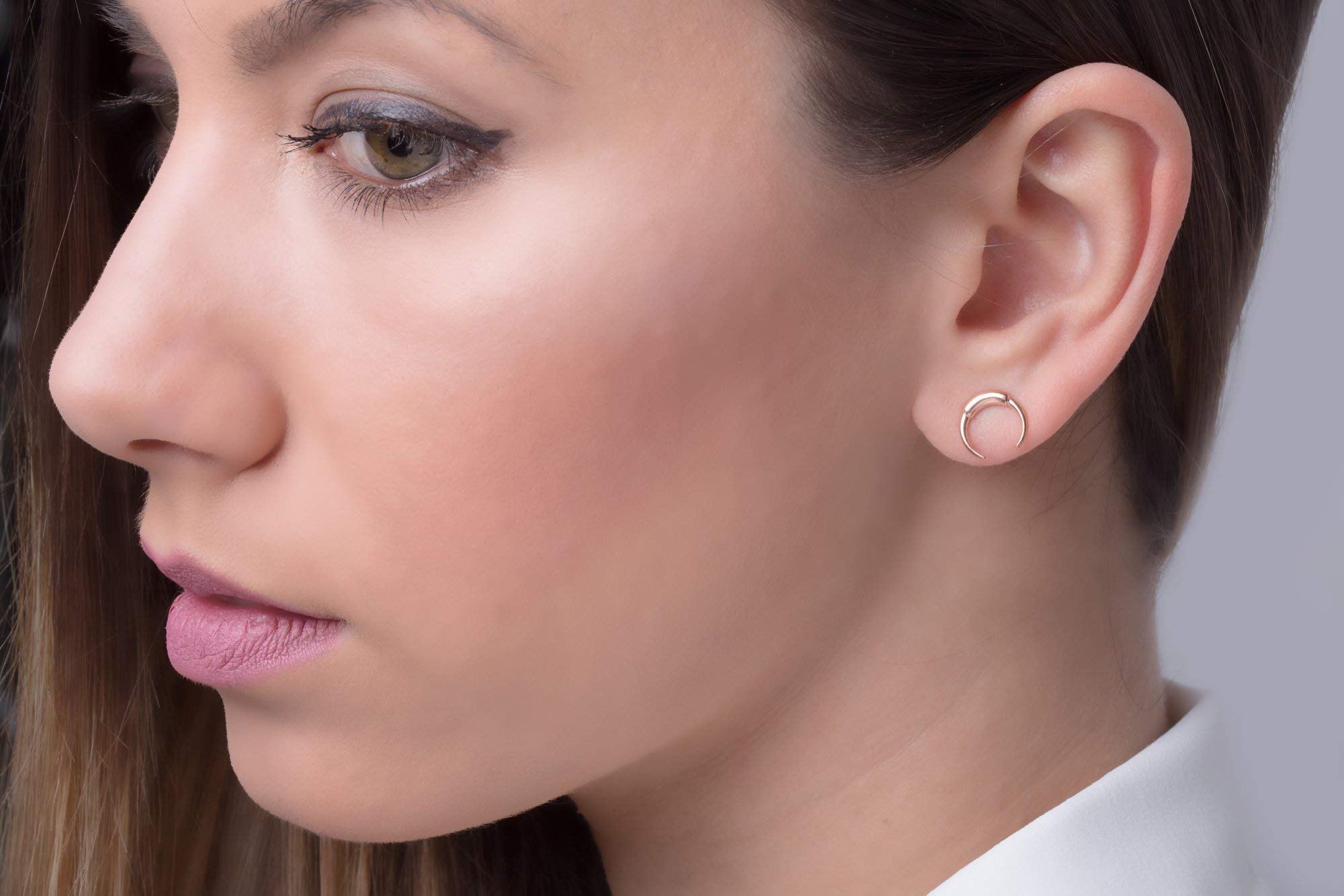 9K/14K/18K Solid Gold Women's Horn Stud Earrings - Dainty Crescent Moon Earrings for Everyday Wear & Gift Giving