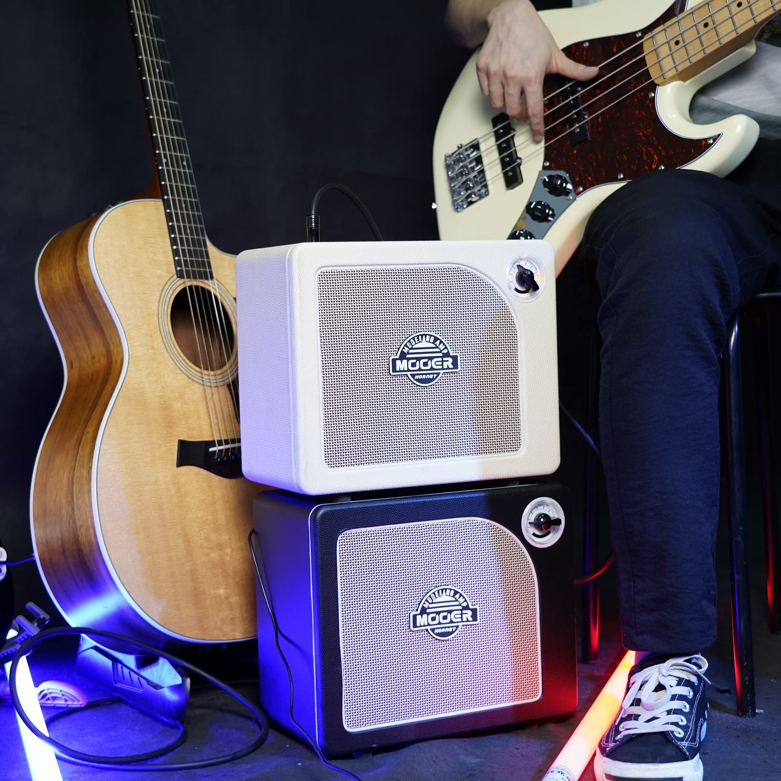 MOOER Hornet Black and White 15W Guitar Amplifier Combo - 9 Digital Amp Models for Electric Guitar & Bass | Perfect for Home Practice, Studio Recording & Live Performances