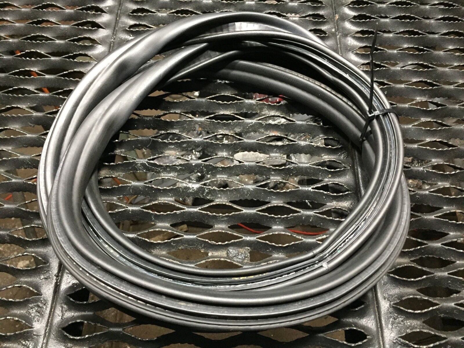 2003-2008 Audi A4 Convertible Rear Trunk Weatherstrip Seal - Genuine OEM Replacement Part for Waterproofing & Noise Reduction - Perfect for Car Restoration & Weather Protection
