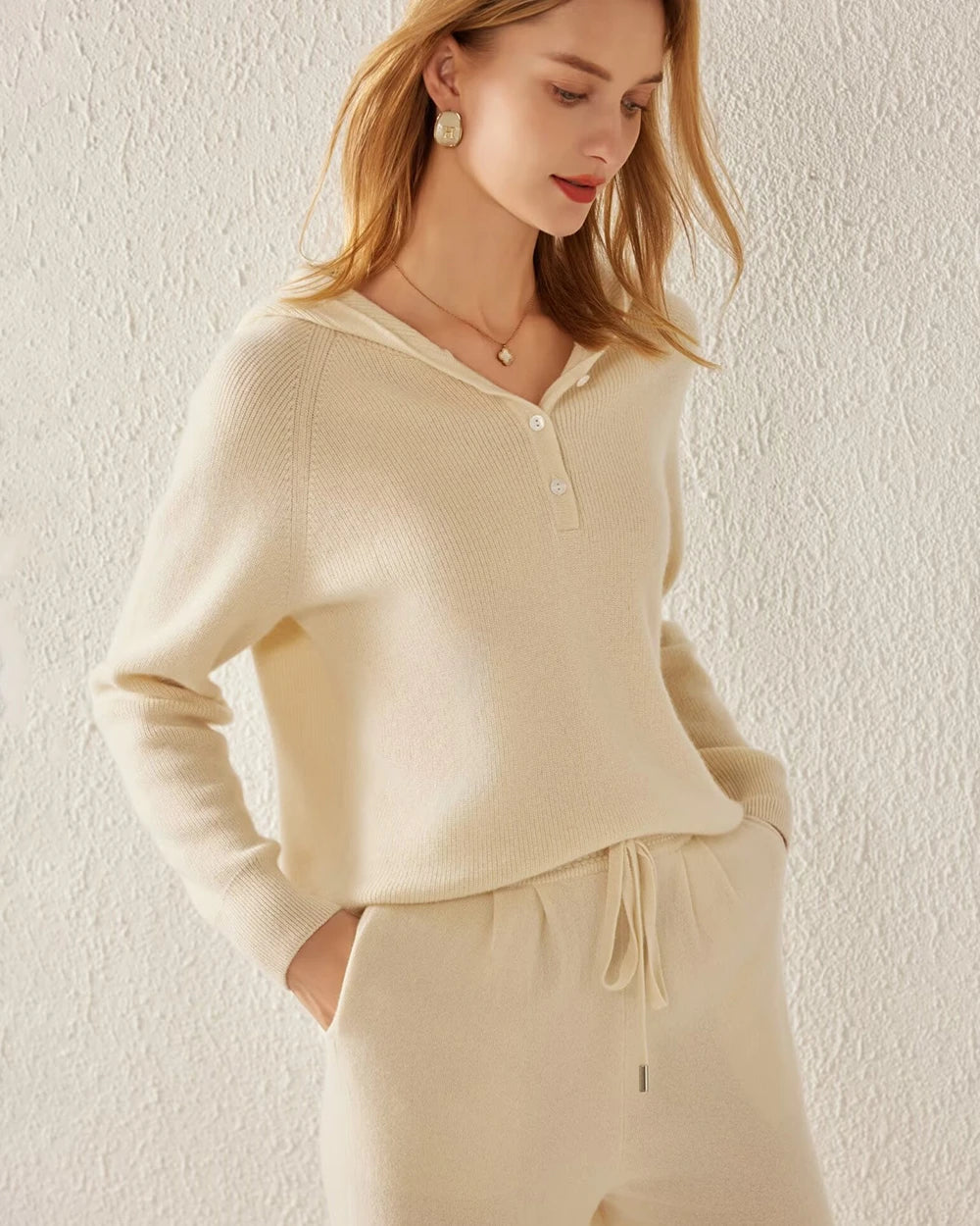 Luxury V-Neck Hooded Cashmere Sweater for Women - Soft & Warm Winter Pullover - Perfect for Casual Outfits, Office Wear & Cozy Evenings
