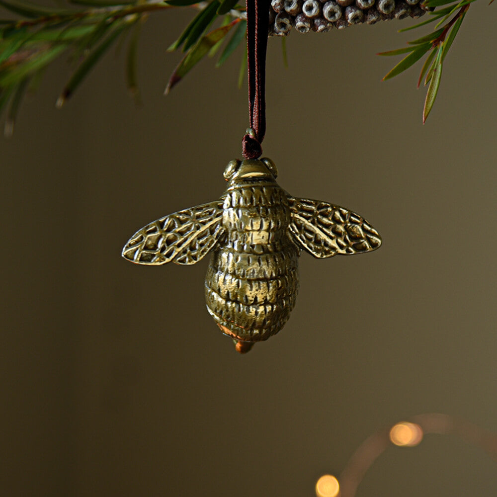 Bee Hanging Decoration - Handmade Wooden Bee Ornament for Home & Garden Decor - Perfect for Wall, Door, Nursery, and Outdoor Spaces