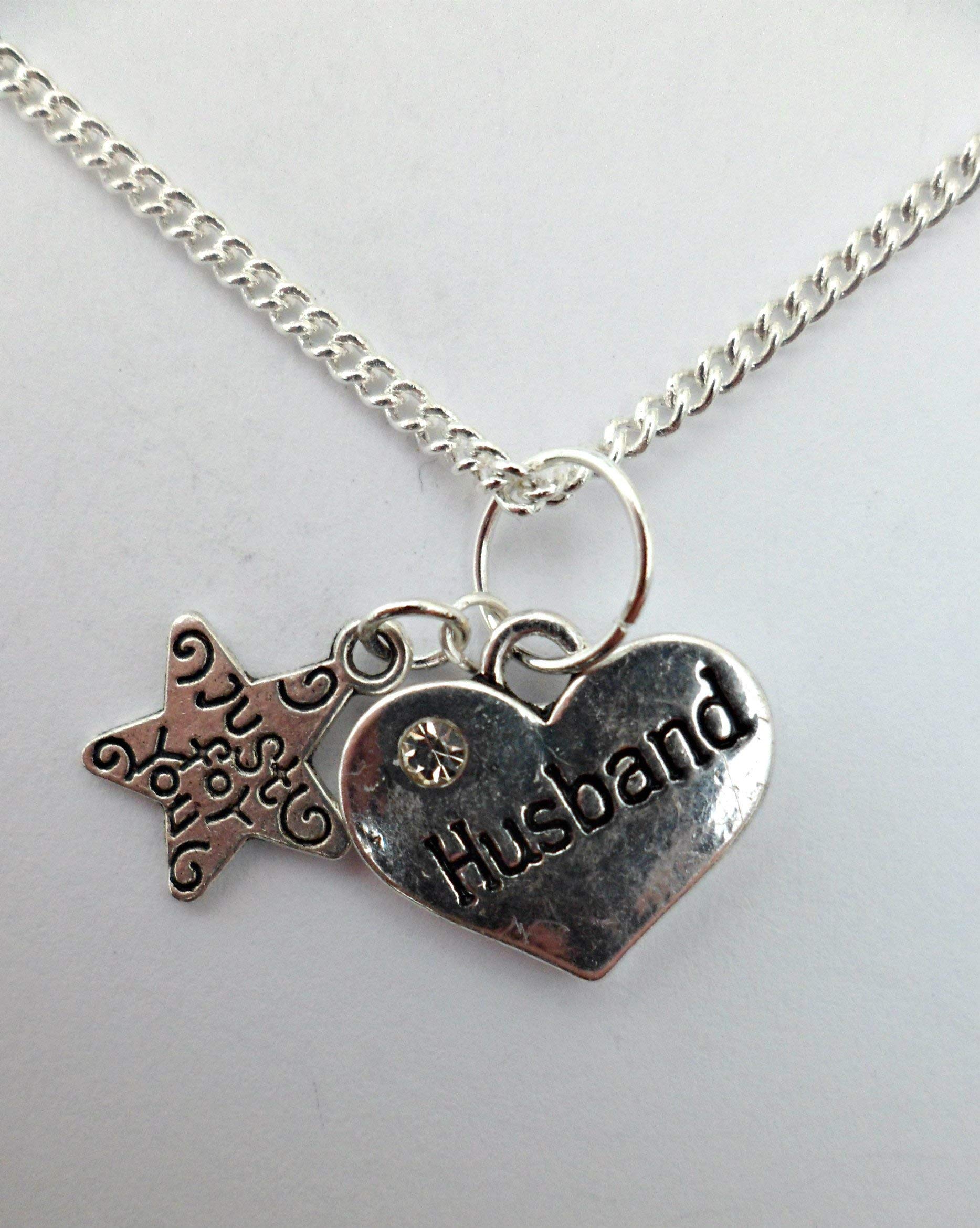 Sterling Silver Plated Heart Pendant Necklace for Women - Romantic Love Gift for Wife, Girlfriend, Anniversary & Valentine's Day - Perfect for Date Nights, Weddings & Special Occasions