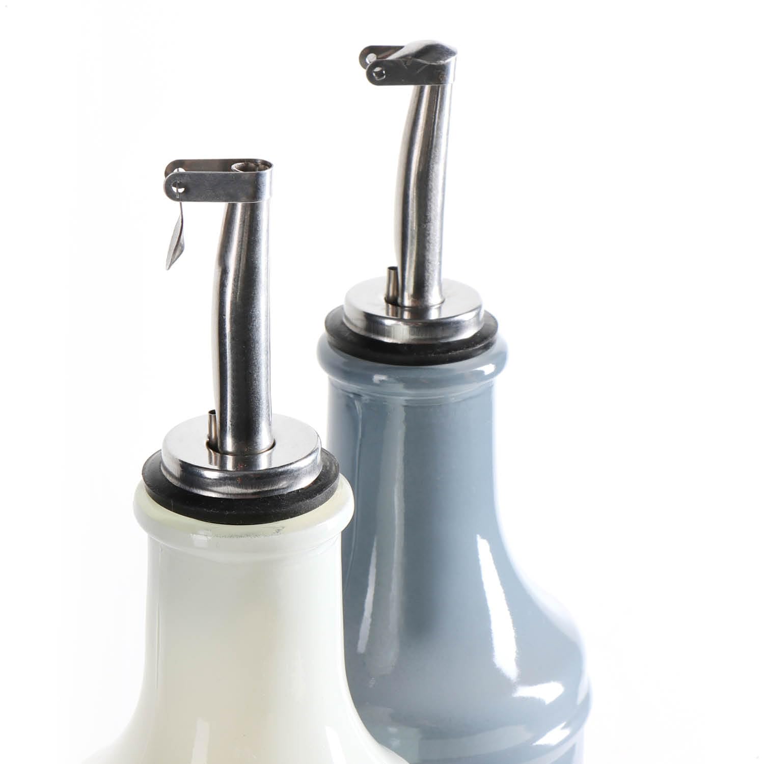 COM-FOUR® 2-Piece Oil and Vinegar Glass Bottle Set with Stainless Steel Spout - Airtight Dispenser for Kitchen Countertop, Perfect for Olive Oil, Balsamic Vinegar & Salad Dressing Storage