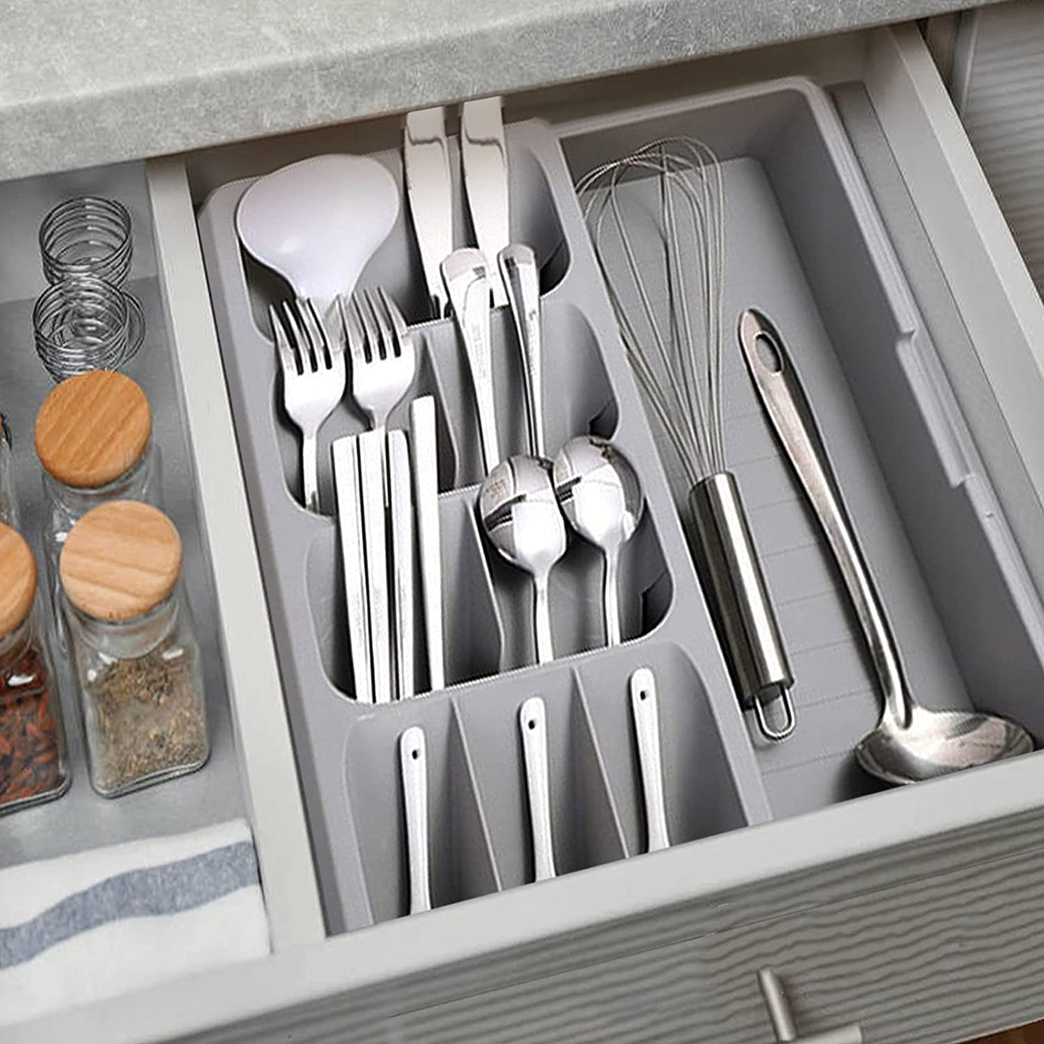 Expandable Kitchen Drawer Organizer Tray - Silverware Storage Organizer for Spoons, Forks & Flatware | Space-Saving Cutlery Drawer Insert | Perfect for Kitchen Organization & Utensil Storage (Grey) | Ideal for Home, Restaurant & Office Use