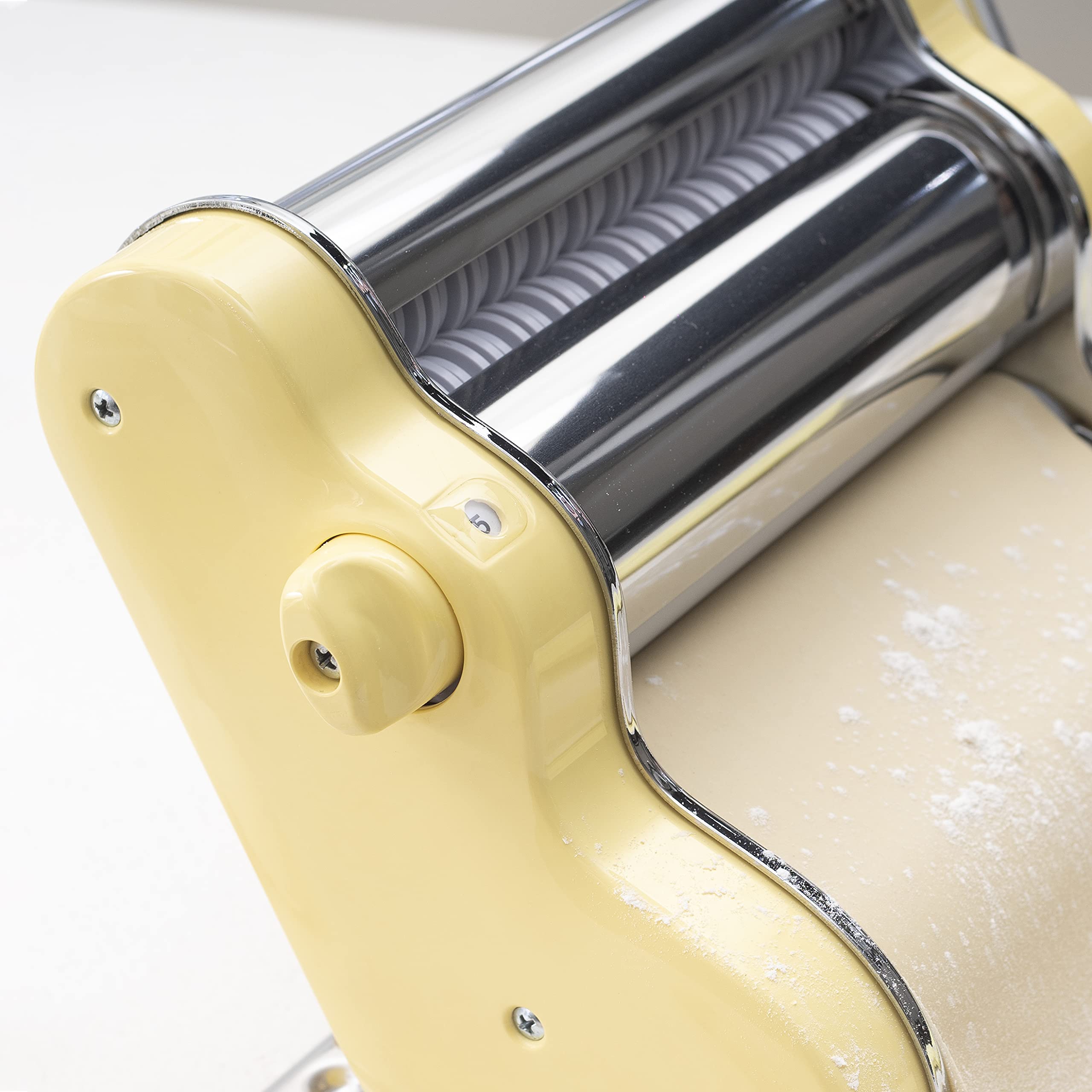 PASTALINDA Classic 200 Pasta Maker Machine - 20cm Wide Rollers, 9 Thickness Settings, 2 Cutting Options - Stainless Steel Pasta Machine with Reinforced Hand Crank & Clamps (Yellow) - Perfect for Homemade Pasta, Ravioli & Italian Cuisine