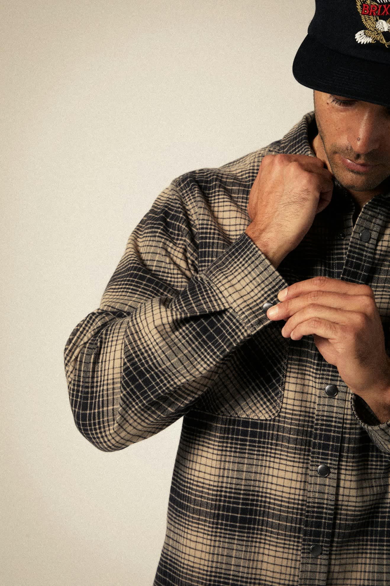 Builders Bowery Stretch Water-Resistant Long Sleeve Flannel Shirt for Men - Black/Cinder Grey - Durable Workwear for Outdoor Activities & Casual Wear