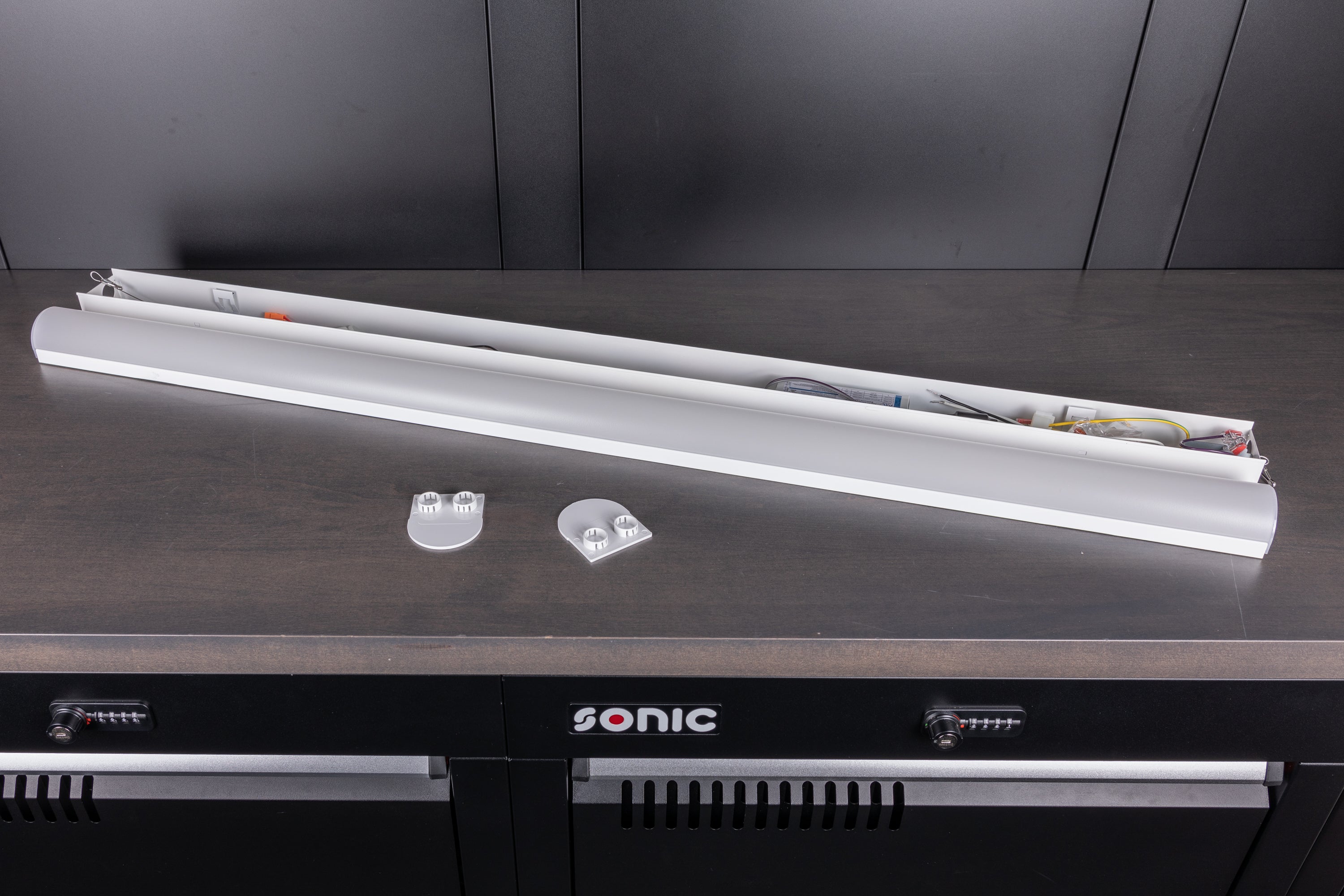 Cree Lighting LS Series LED Linear Light Fixtures - Energy Efficient Commercial & Office Lighting for Indoor Spaces