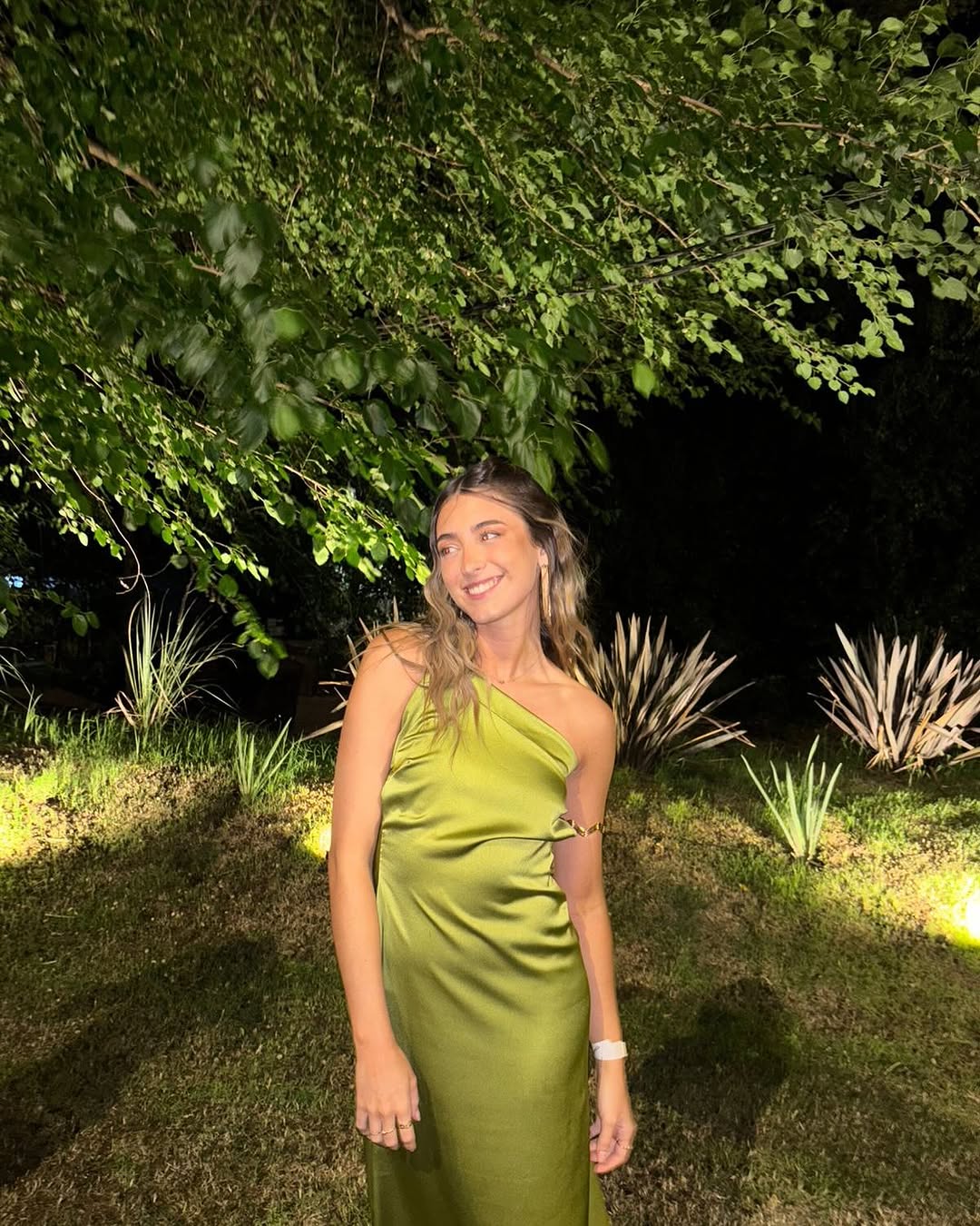 Elegant Backless Green Long Prom Dress - Satin Evening Gown J5615 for Formal Events & Special Occasions