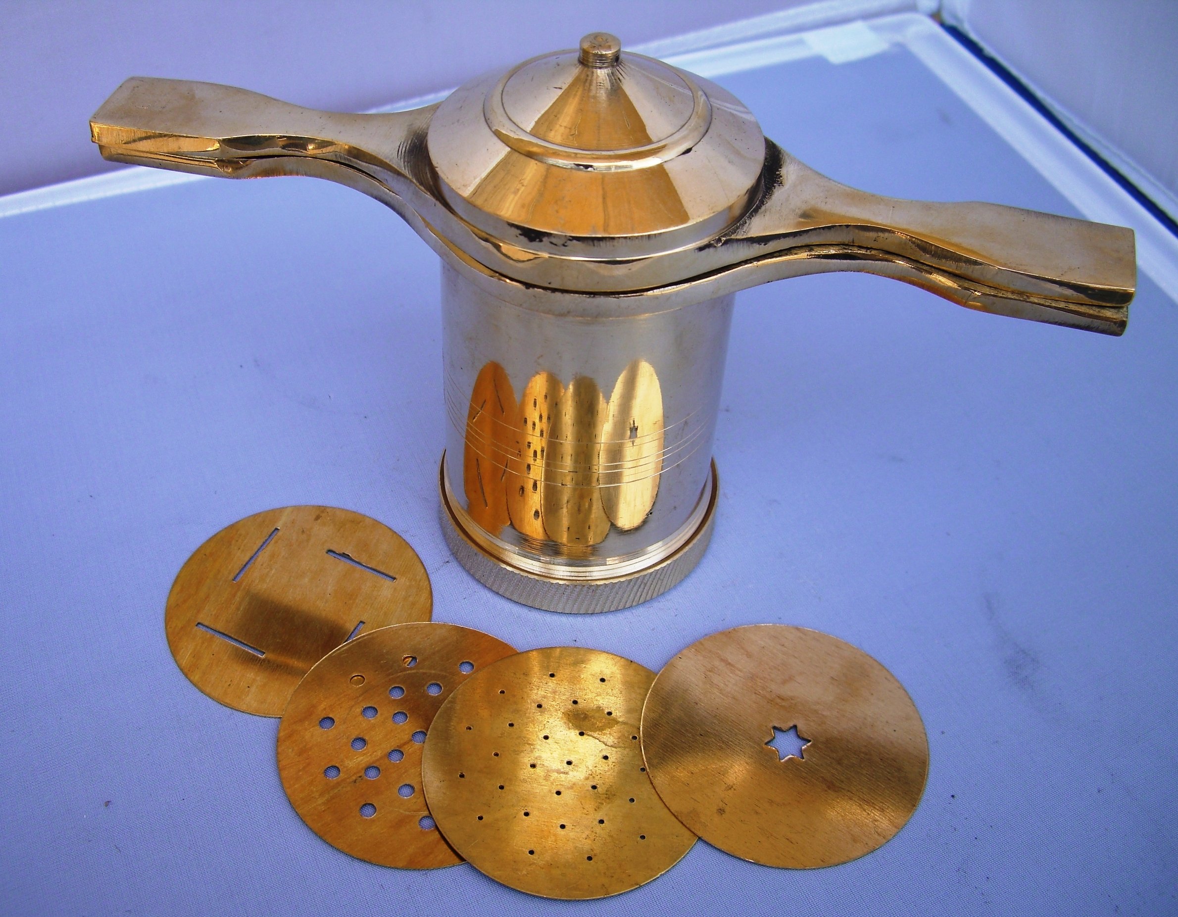 Sev Sancha Brass Manual Pasta Maker - Traditional Indian Pasta Press for Homemade Noodles, Perfect for Italian & Asian Cuisine | Kitchen Essential for Pasta Lovers & Home Chefs