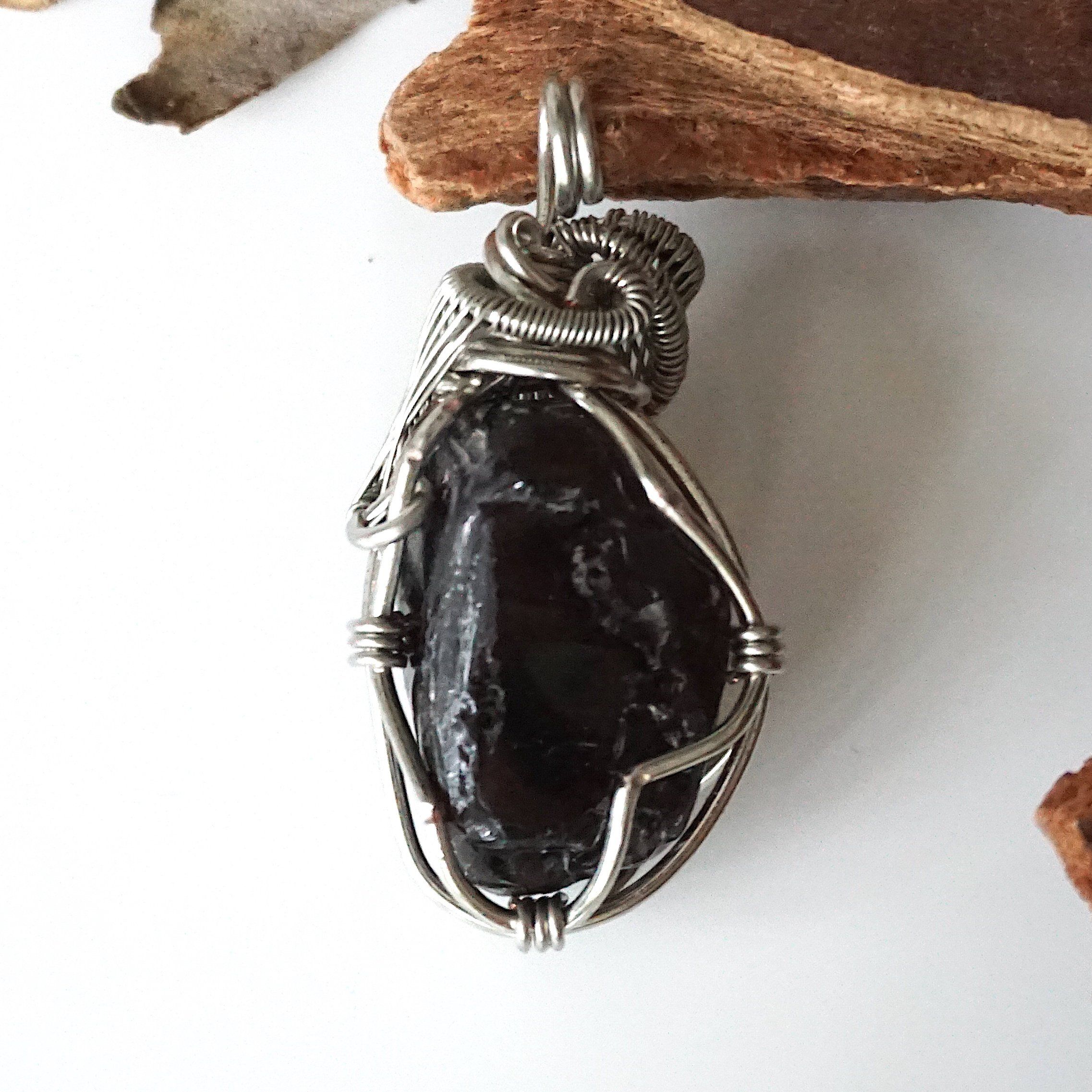 Black Obsidian Apache Tears Crystal Necklace – Natural Healing Stone Pendant for Protection & Stress Relief | Spiritual Jewelry Gift for Women & Men | Perfect for Meditation, Energy Work & Everyday Wear