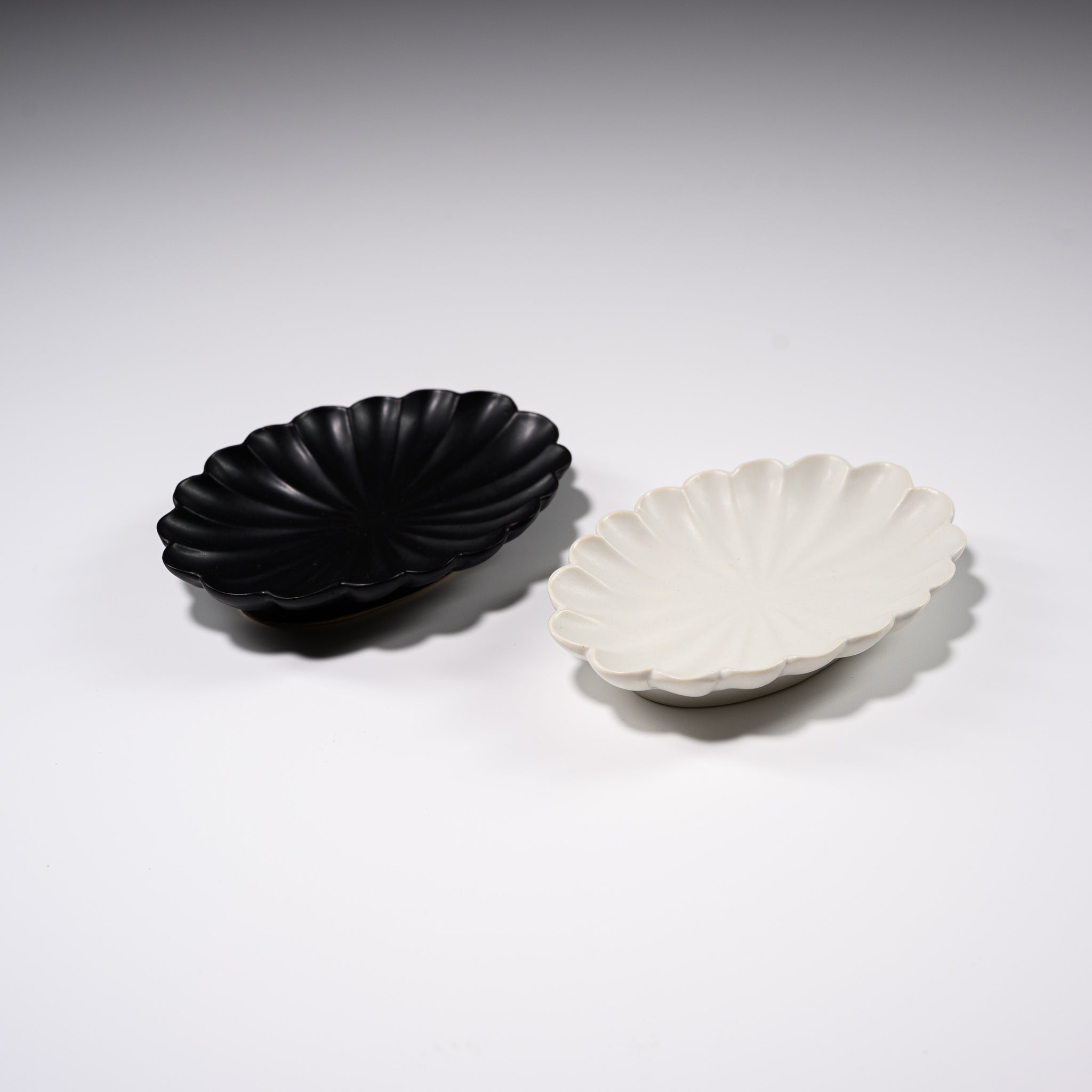 Handmade USUKIYAKI Small Oval Dish - Authentic Japanese Pottery for Sushi, Soy Sauce & Condiments | Perfect for Dining Table & Kitchen Decor
