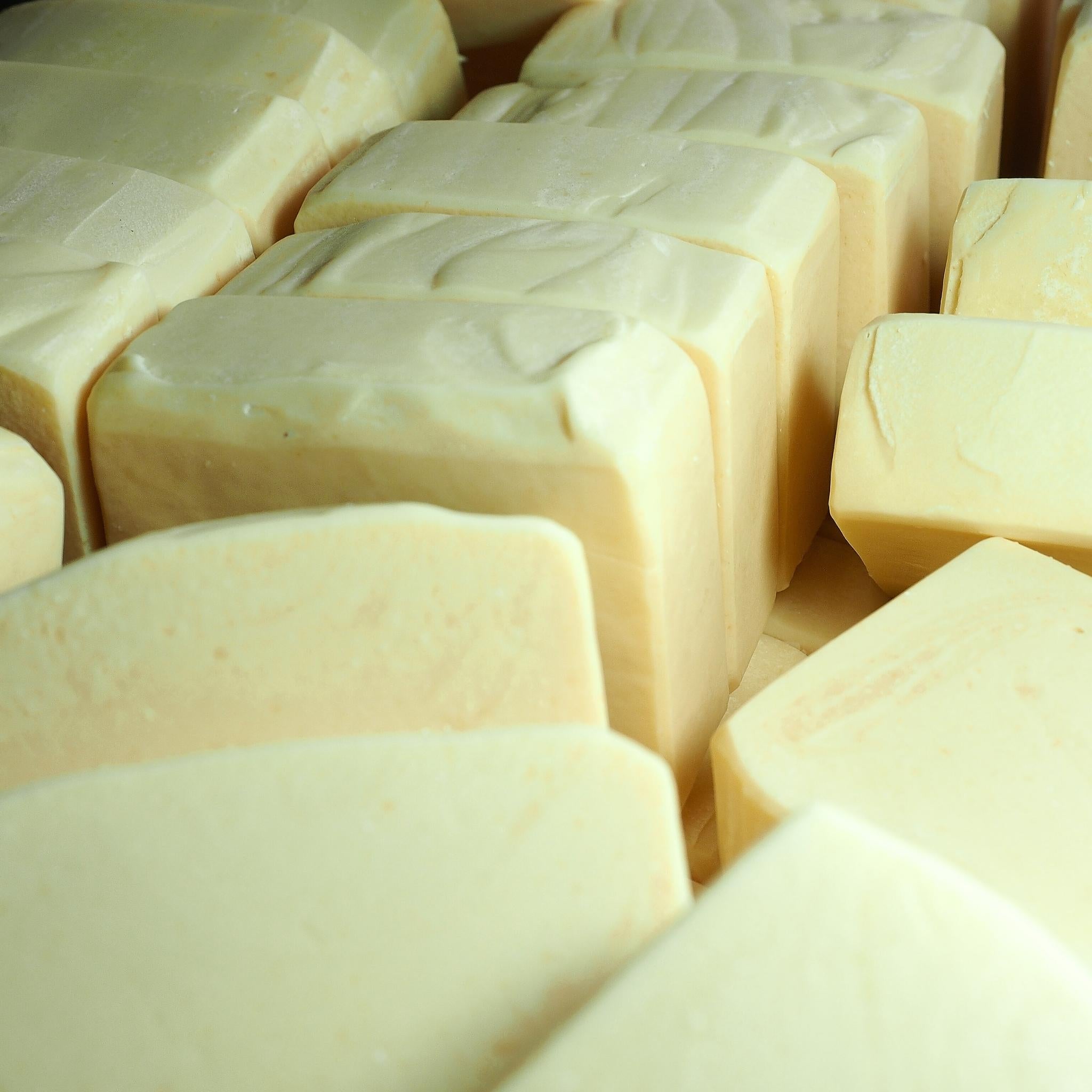 Goat's Milk Soap Making Kit - DIY Natural Handmade Soap Craft Set with Essential Oils & Molds - Perfect for Home Spa, Gifts & Self-Care