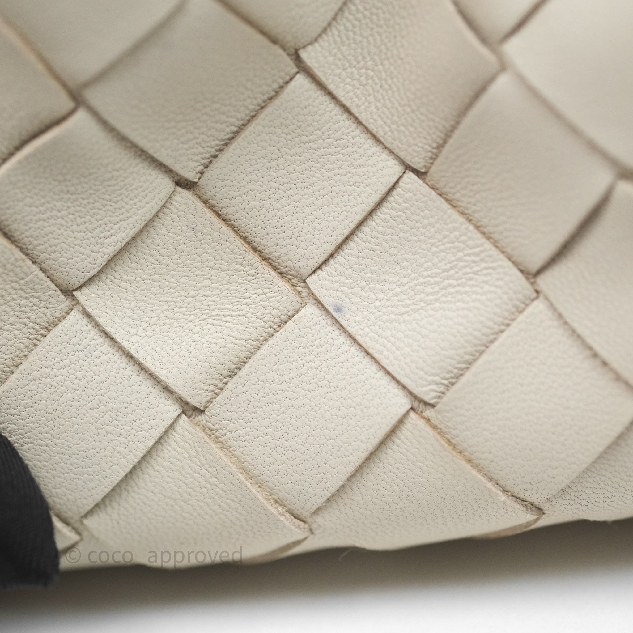 Bottega Veneta Mini Pouch in Chalk Intrecciato Calfskin Leather - Elegant Crossbody Bag for Women, Perfect for Date Night & Evening Events