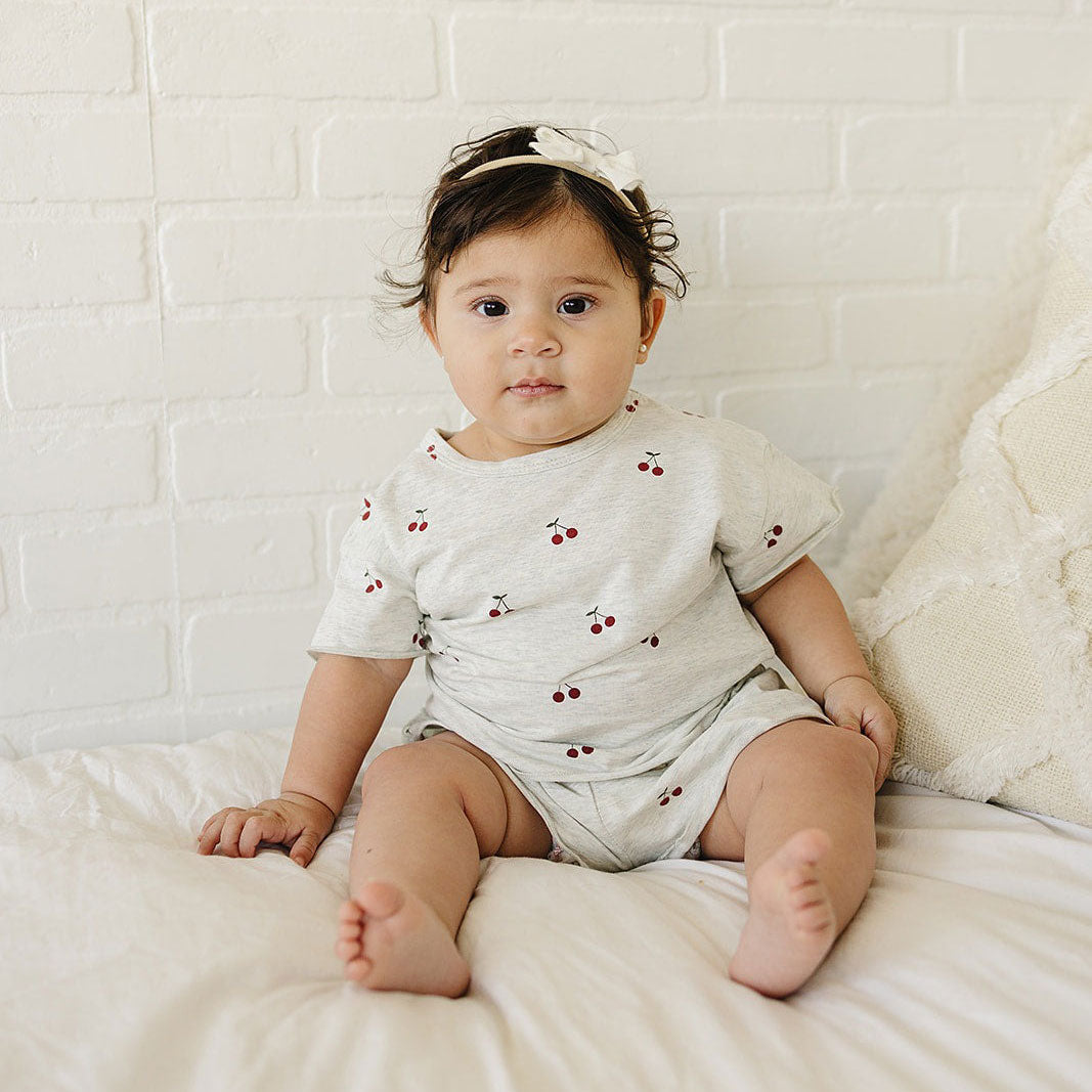 Stylish Women's Cherry Print Short Sleeve Top and Shorts Set - Perfect for Summer Outfits, Beach Vacations & Casual Wear
