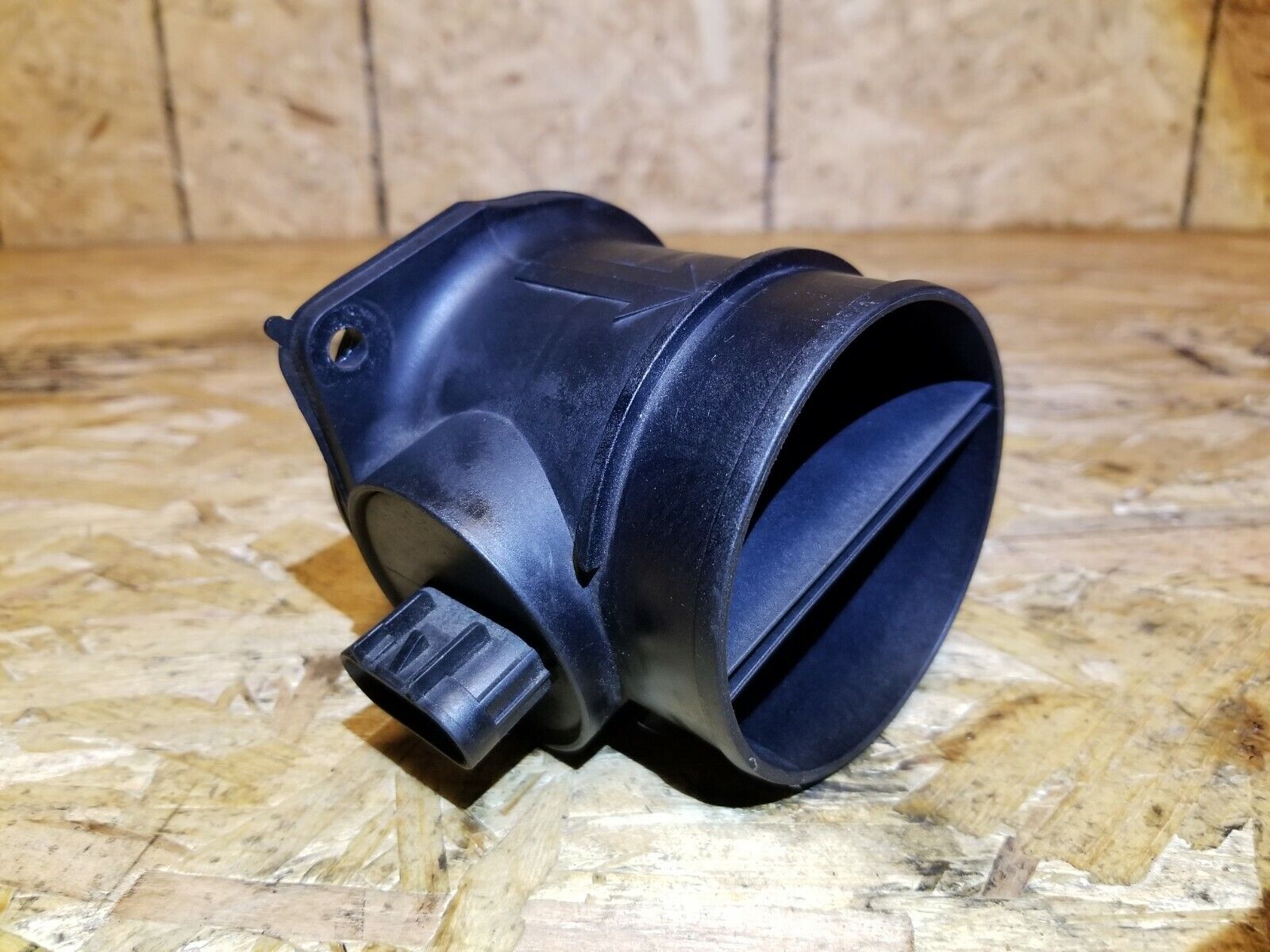 06-11 Cadillac DTS MAF Sensor 15911983 OEM Replacement - Compatible with Air Flow Meter for Improved Engine Performance