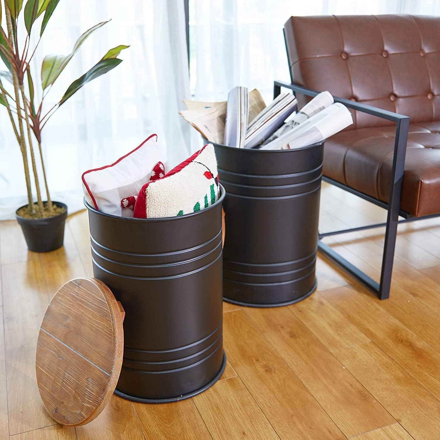 Glitzhome 2-Piece Farmhouse Nesting Tables with Storage Lids - Rustic Metal Barrel Side Tables for Living Room, Bedroom, Office - Black | Perfect for Small Spaces & Home Decor Accents