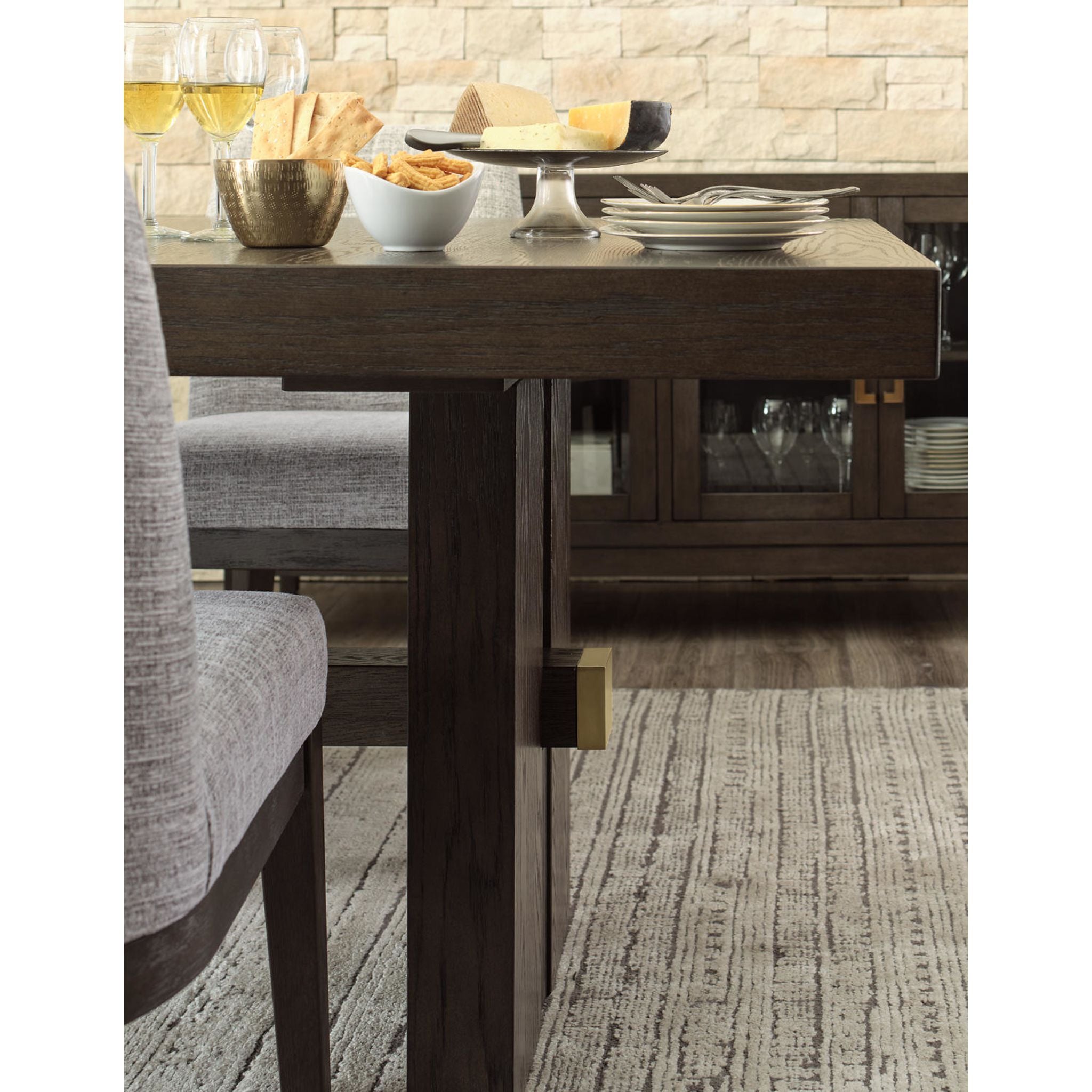 Burkhaus Extendable Dining Table - Expandable Wooden Kitchen Table for 6 to 8 People - Perfect for Family Dinners & Entertaining Guests
