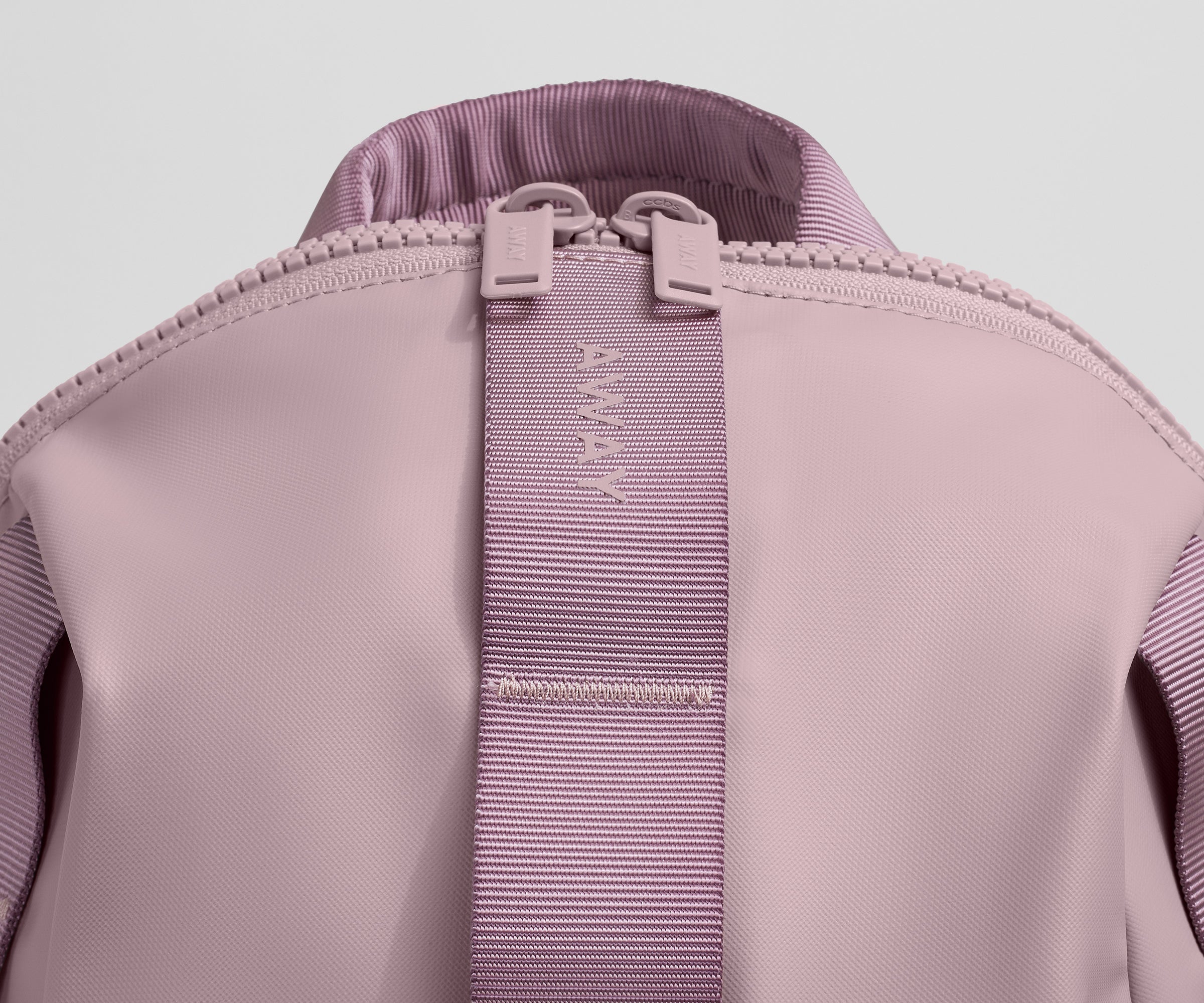 20L Active Daypack in Meadow Mauve - Lightweight Hiking Backpack for Women & Men, Perfect for Outdoor Adventures, Travel & Daily Commute