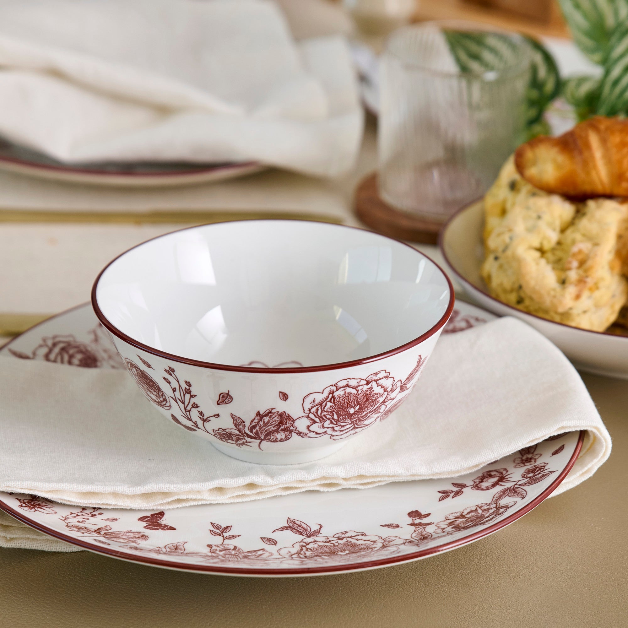 Premium Esme Porcelain Dinnerware Set - Elegant Red 16-Piece Dinnerware for Formal Dining, Holiday Entertaining & Special Occasions