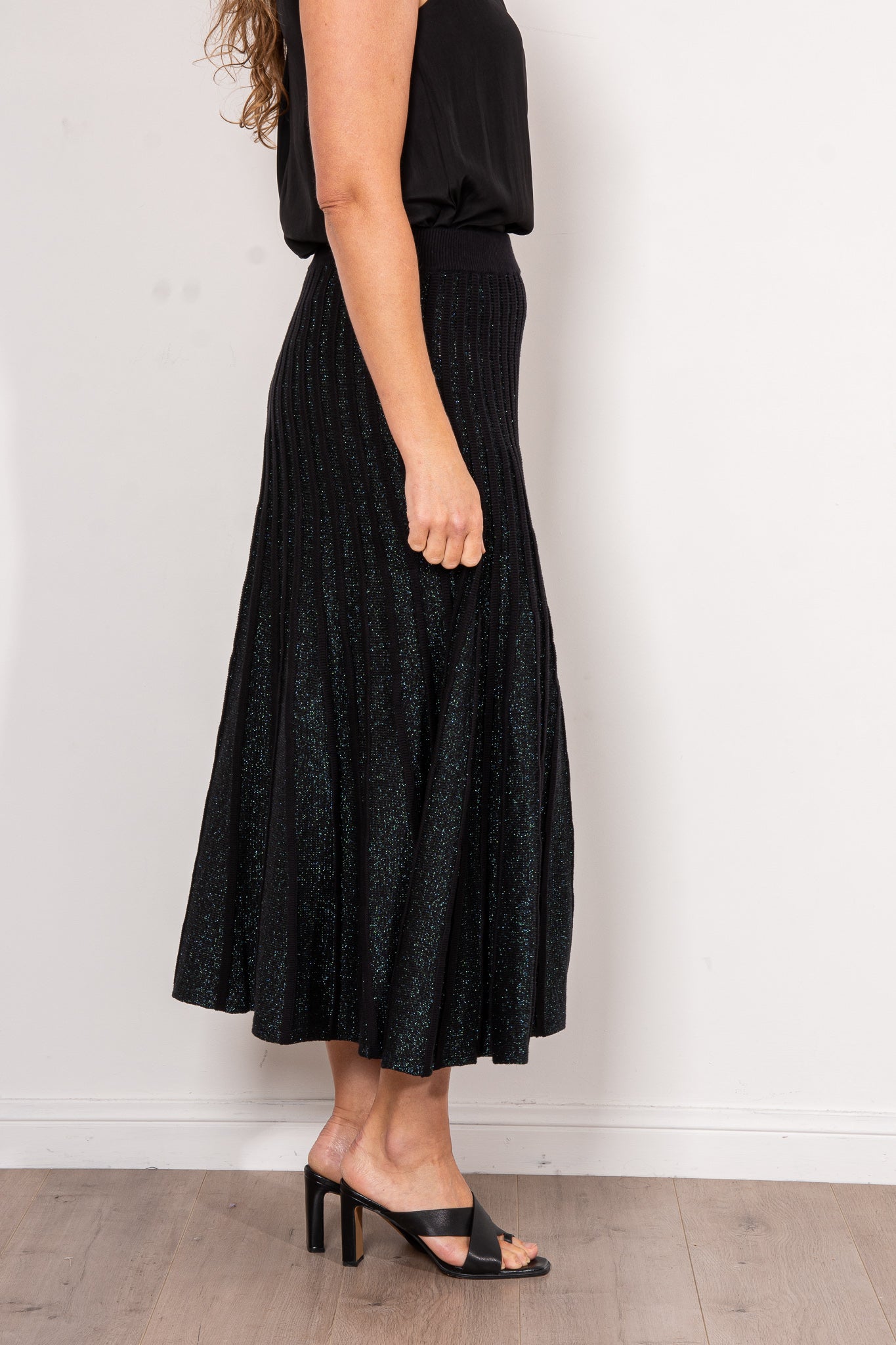 ELK Glittra Metallic Skirt for Women - Sparkly Sequined Party Skirt - Perfect for Nightclub, Cocktail Party & Holiday Events