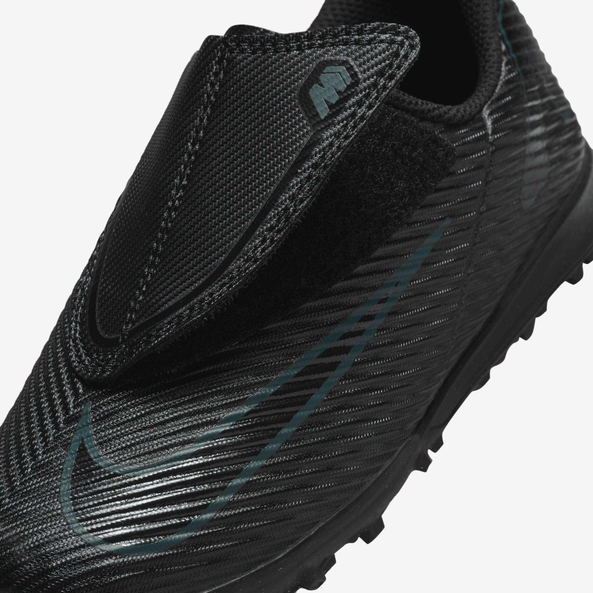Nike Jr. Mercurial Vapor 16 Club Soccer Cleats - Youth Football Shoes for Boys & Girls - Lightweight & Durable for Turf & Grass Fields - Perfect for Training & Matches