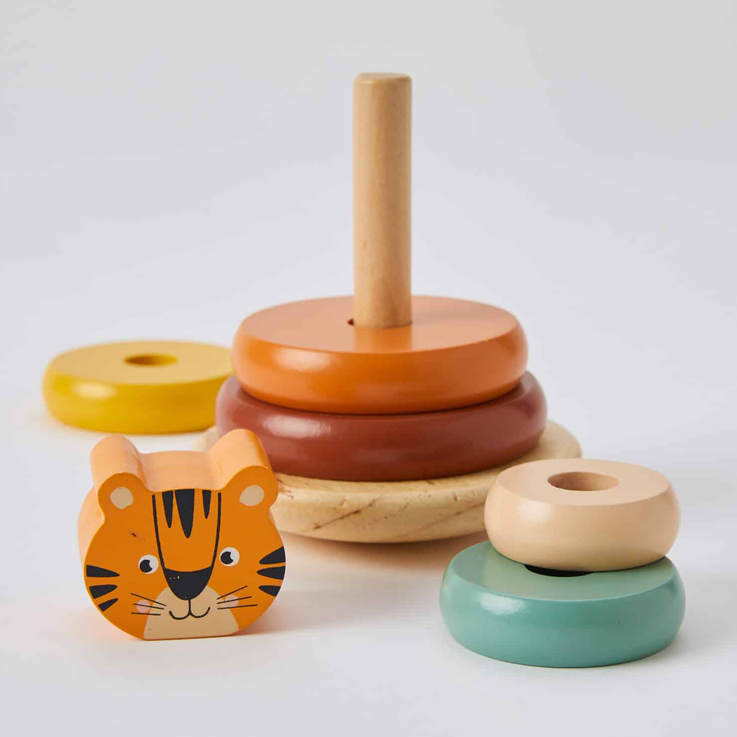 Wooden Stacking Rings Tower - Montessori Educational Toy for Toddlers, Baby Learning & Development - Perfect for Playtime, Birthday Gifts & Nursery Decor