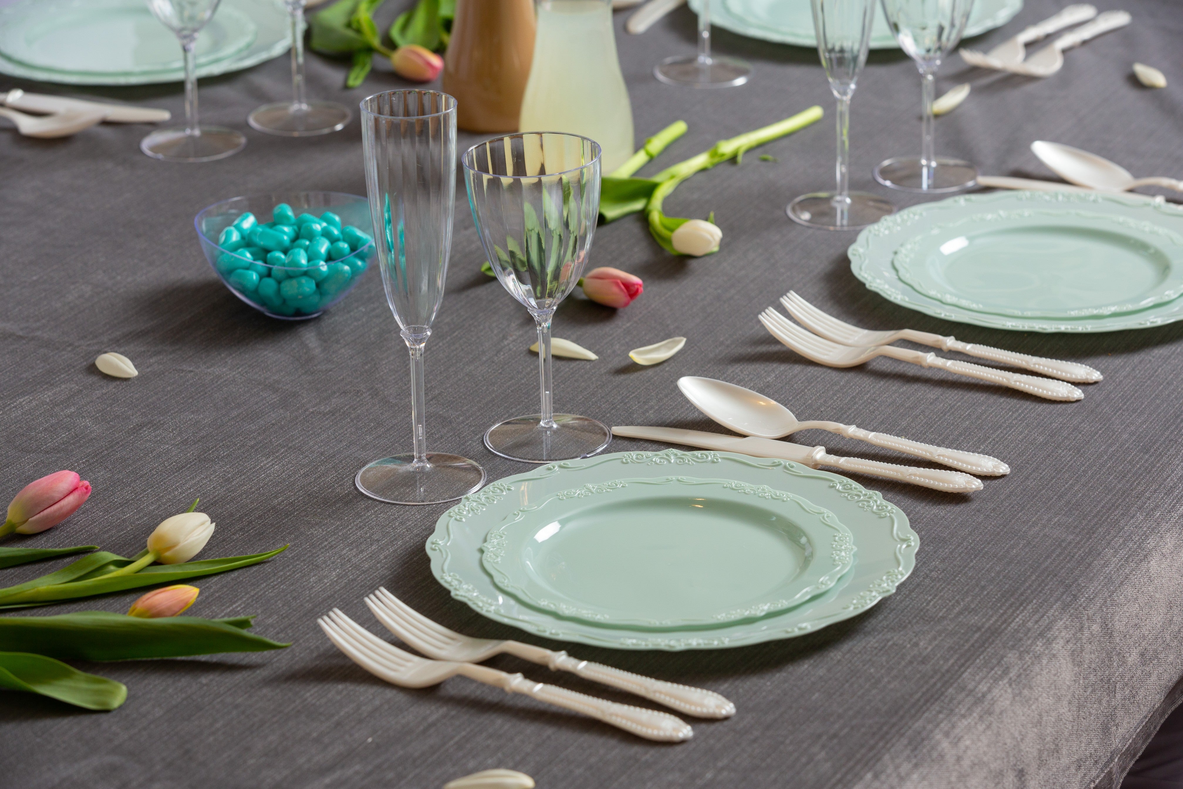 Eco-Friendly Round Plastic Plates - 10-Inch Green Disposable Plates for Parties, Picnics & Outdoor Dining - Vintage Style Durable Dishware