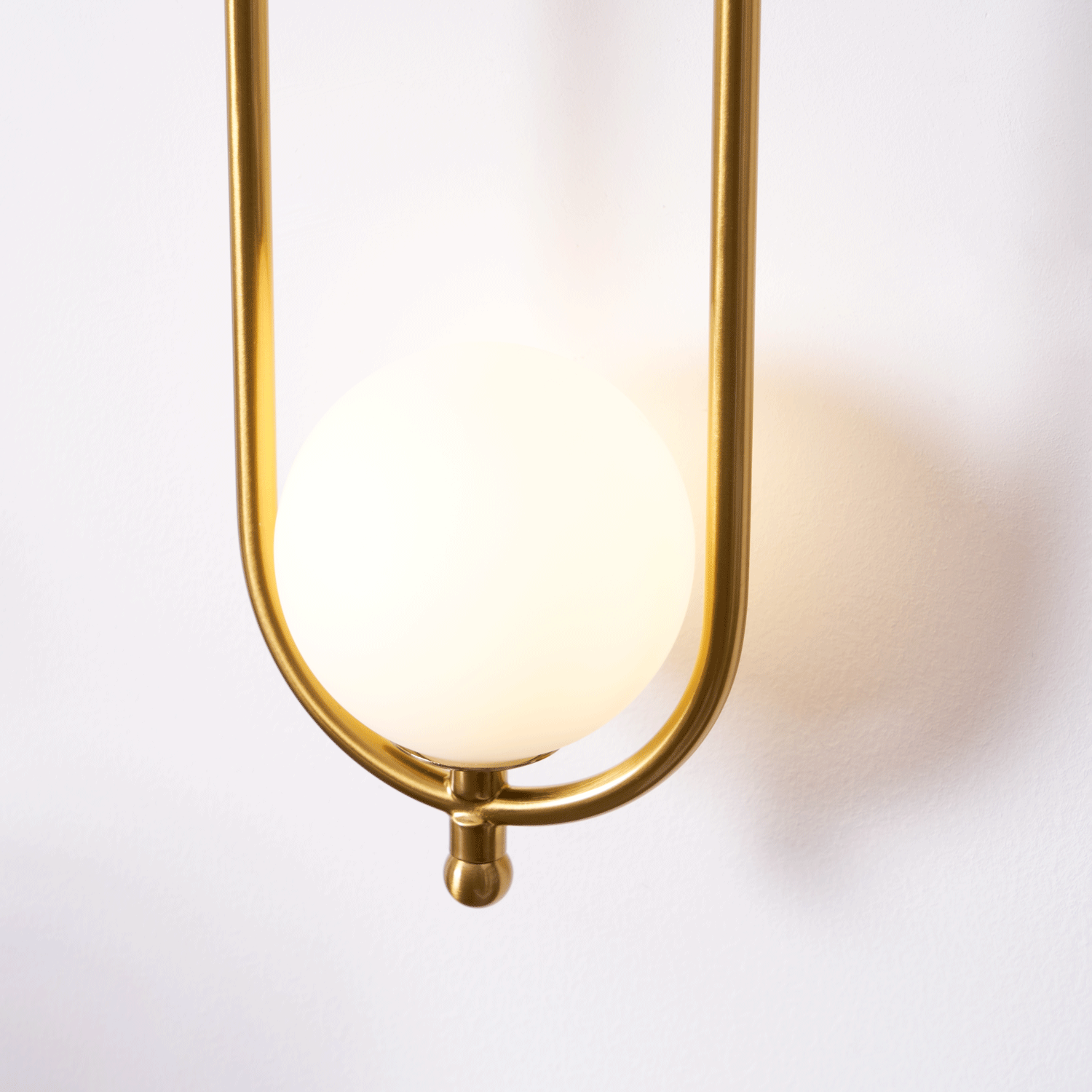 Elegant Aurea Brass Wall Light - Vintage Sconce for Bedroom, Living Room & Hallway - Dimmable LED Fixture for Warm Ambient Lighting