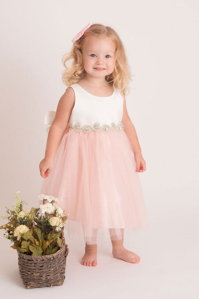 Petite Abigail - Elegant and Comfortable Women's Fashion for Everyday Wear | Perfect for Office, Dating, and Casual Outings
