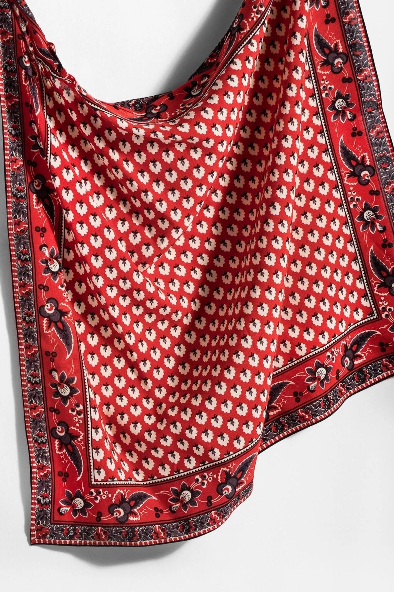Stylish Bold Print Bandana for Men & Women - Trendy Cotton Fashion Accessory for Outdoor, Music Festivals & Everyday Wear