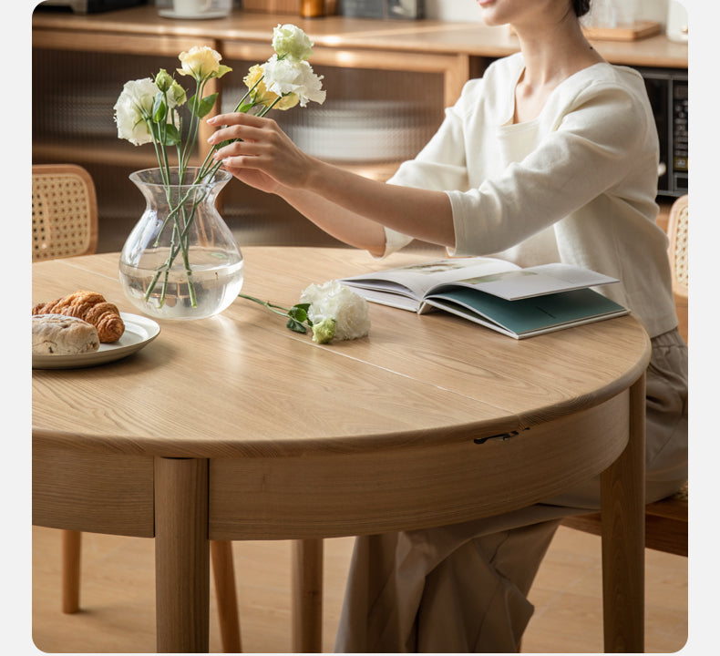 Solid Oak & Ash Wood Extendable Round Dining Table - Expandable for 4 to 8 People - Perfect for Small Spaces, Family Dinners & Entertaining Guests